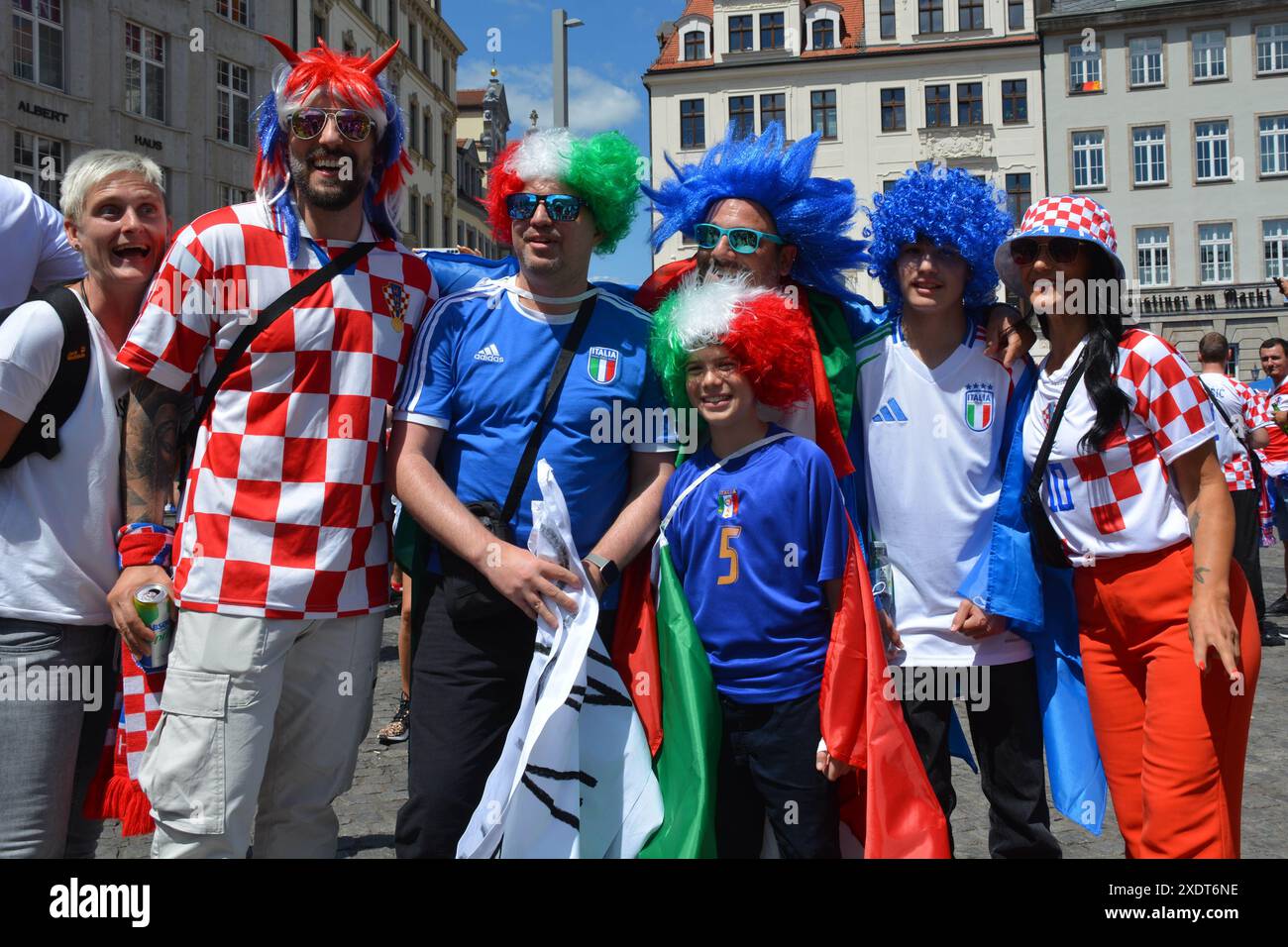 Rugby Nations Perücken- & Gesichtsbemalungs-Set – Italienische Afro-Perücke & Rot-weiße Farben Für Team-Fans