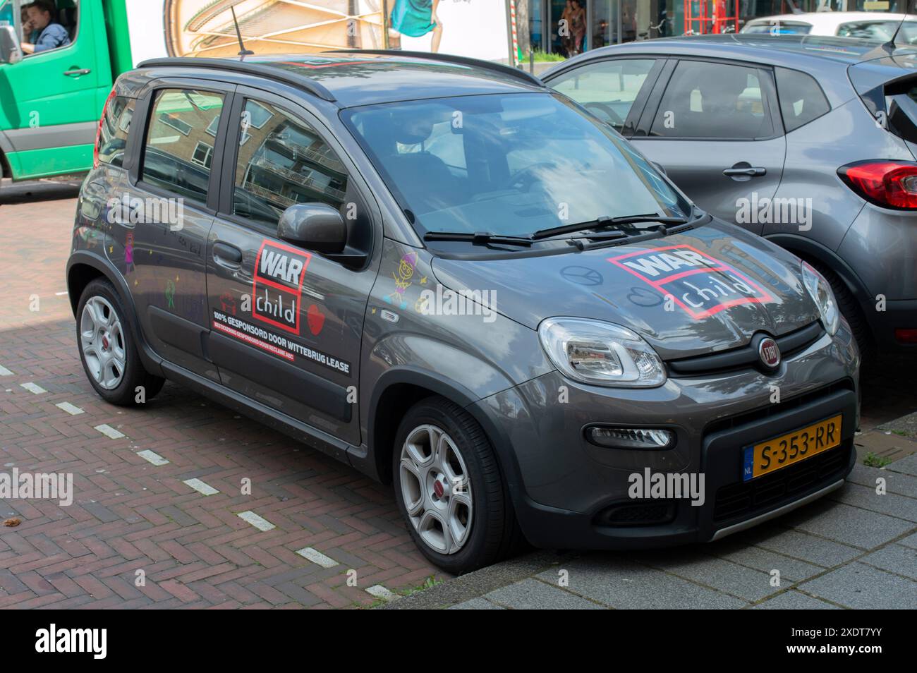 War Child Company Car In Amsterdam, Niederlande 22-6-2024 Stockfoto