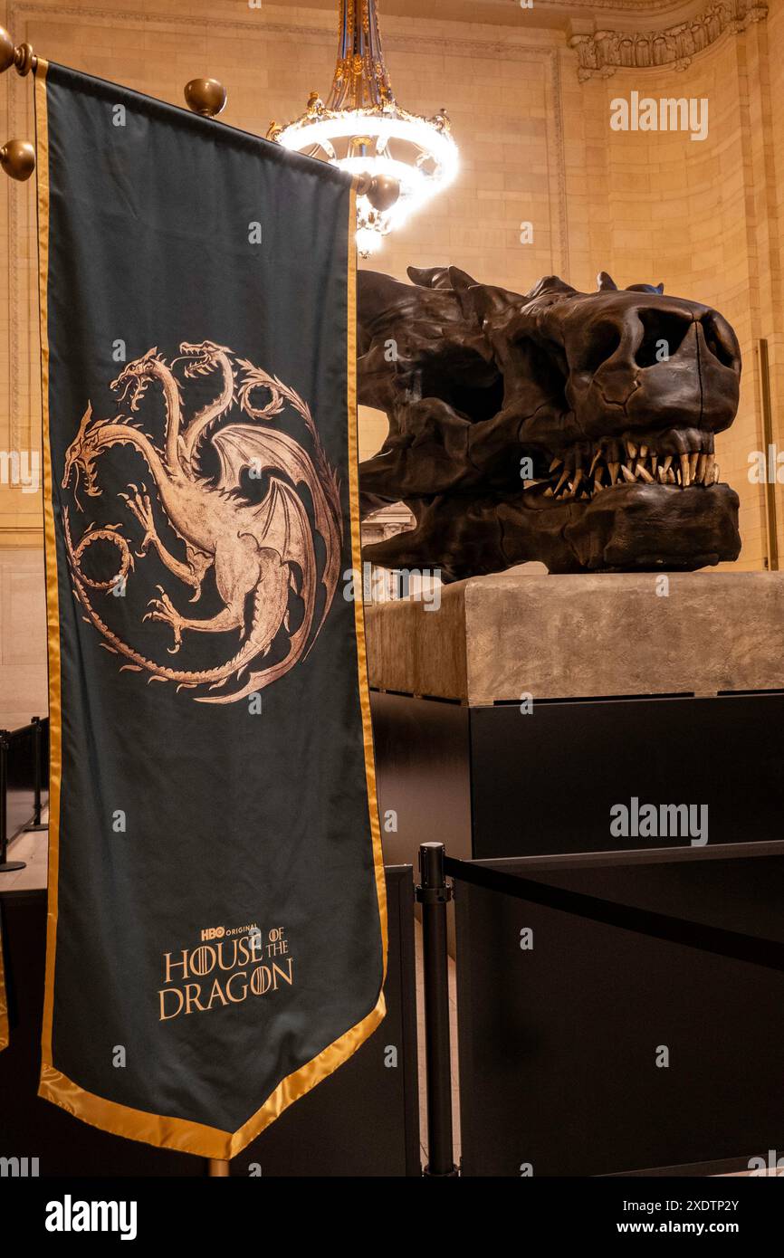 Riesige Dragon Skull Display in GCT für die 2. Staffel Premiere 0f House of the Dragon auf HBO, Juni 2924, NYC, USA Stockfoto