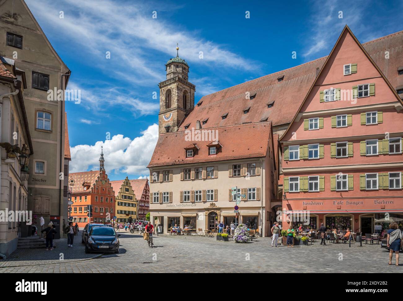 Geographie / Reise, Deutschland, Bayern, Dinkelsbühler Altstadt mit St. Georg, ADDITIONAL-RIGHTS-CLEARANCE-INFO-NOT-AVAILABLE Stockfoto