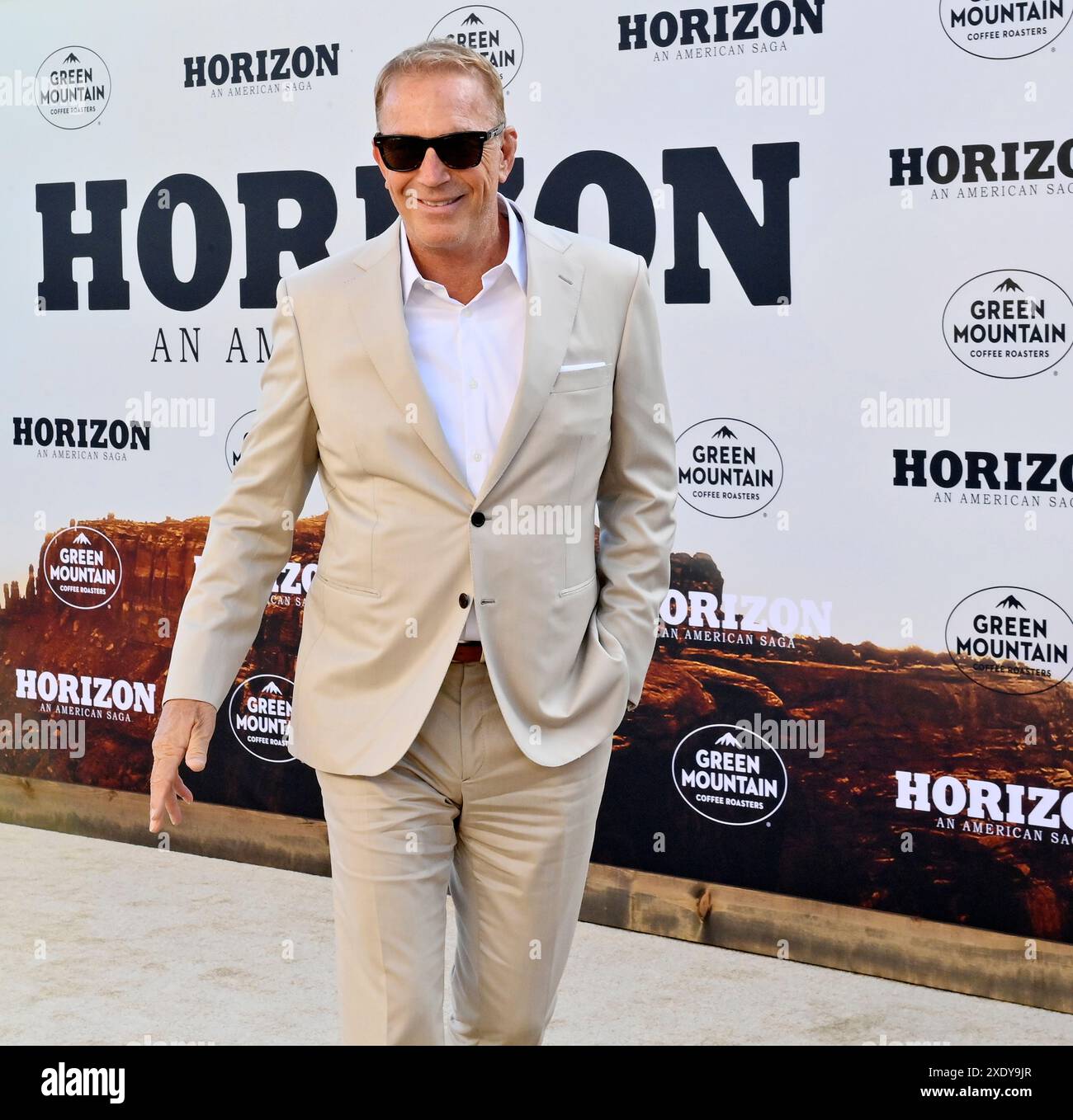 Los Angeles, Usa. Juni 2024. Der Autor/Regisseur Kevin Costner nimmt am Montag, den 24. Juni 2024, im Regency Theatre in Los Angeles an der Premiere des Westerndramas Horizon: An American Saga - Chapter 1 Teil. Storyline: Erzählt eine facettenreiche, 15-jährige Spanne der Expansion und Besiedlung des amerikanischen Westens vor und nach dem Bürgerkrieg. Foto: Jim Ruymen/UPI Credit: UPI/Alamy Live News Stockfoto