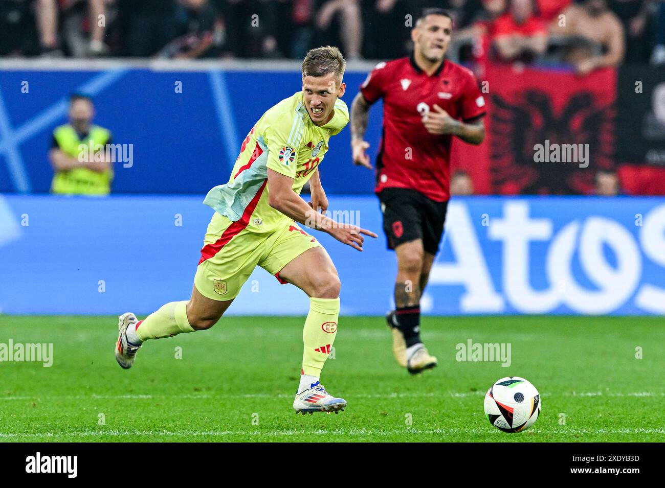 Dani Olmo (10) aus Spanien während eines Fußballspiels zwischen den Nationalmannschaften Albaniens und Spaniens am dritten Spieltag in der Gruppe B in der Gruppenphase des UEFA Euro 2024-Turniers am Montag, den 24 . Juni 2024 in Düsseldorf , Deutschland . FOTO SPORTPIX | Stijn Audooren Stockfoto