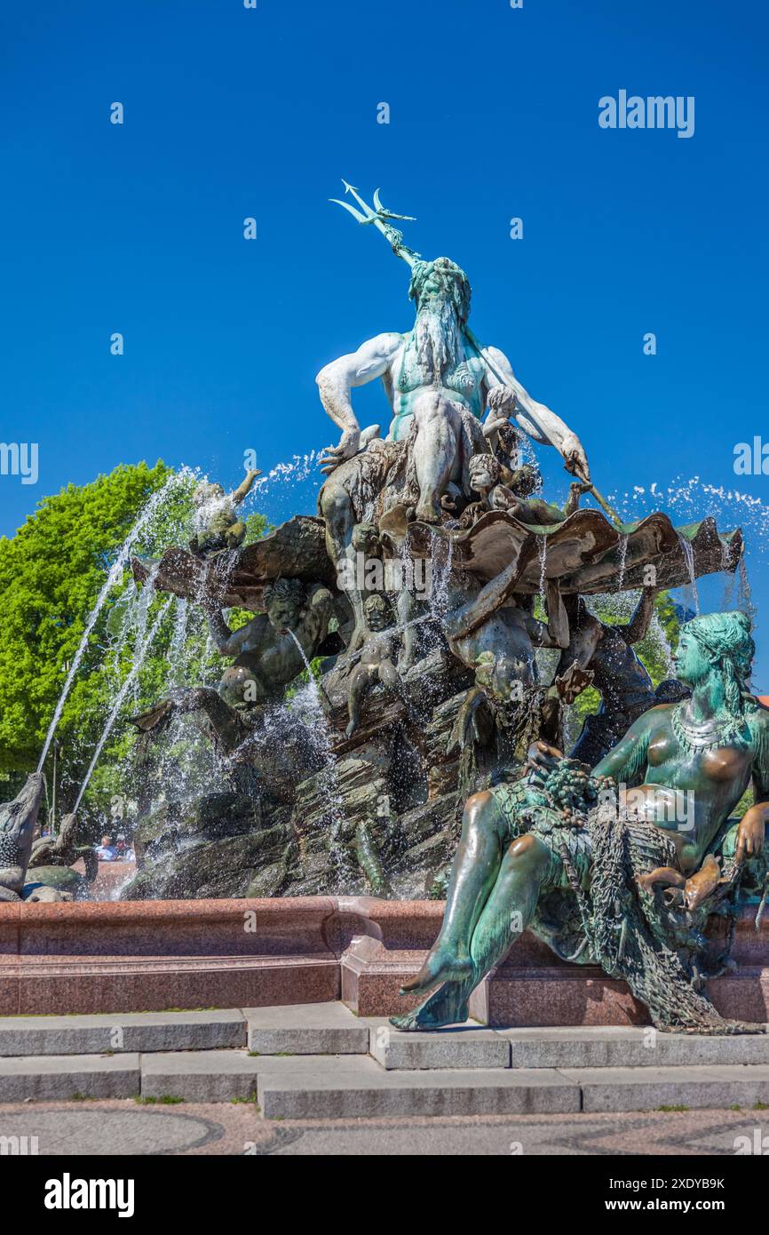 Geografie / Reise, Deutschland, Berlin, Neptunbrunnen im Berlin Center, ADDITIONAL-RIGHTS-CLEARANCE-INFO-NOT-AVAILABLE Stockfoto