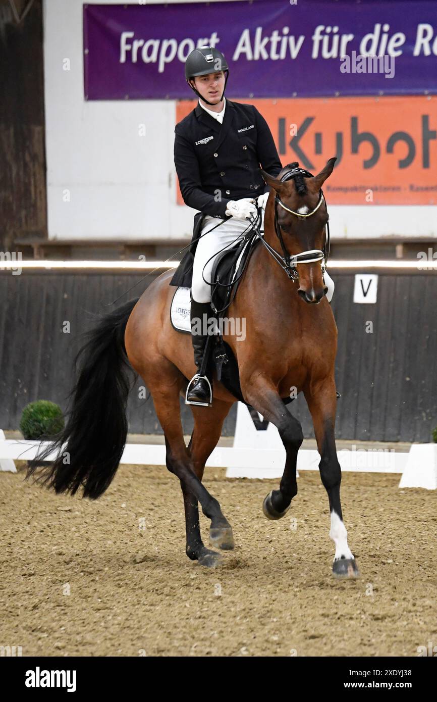 S Dressurreiten in Darmstadt Kranichstein Winter-Tour IV Stockfoto