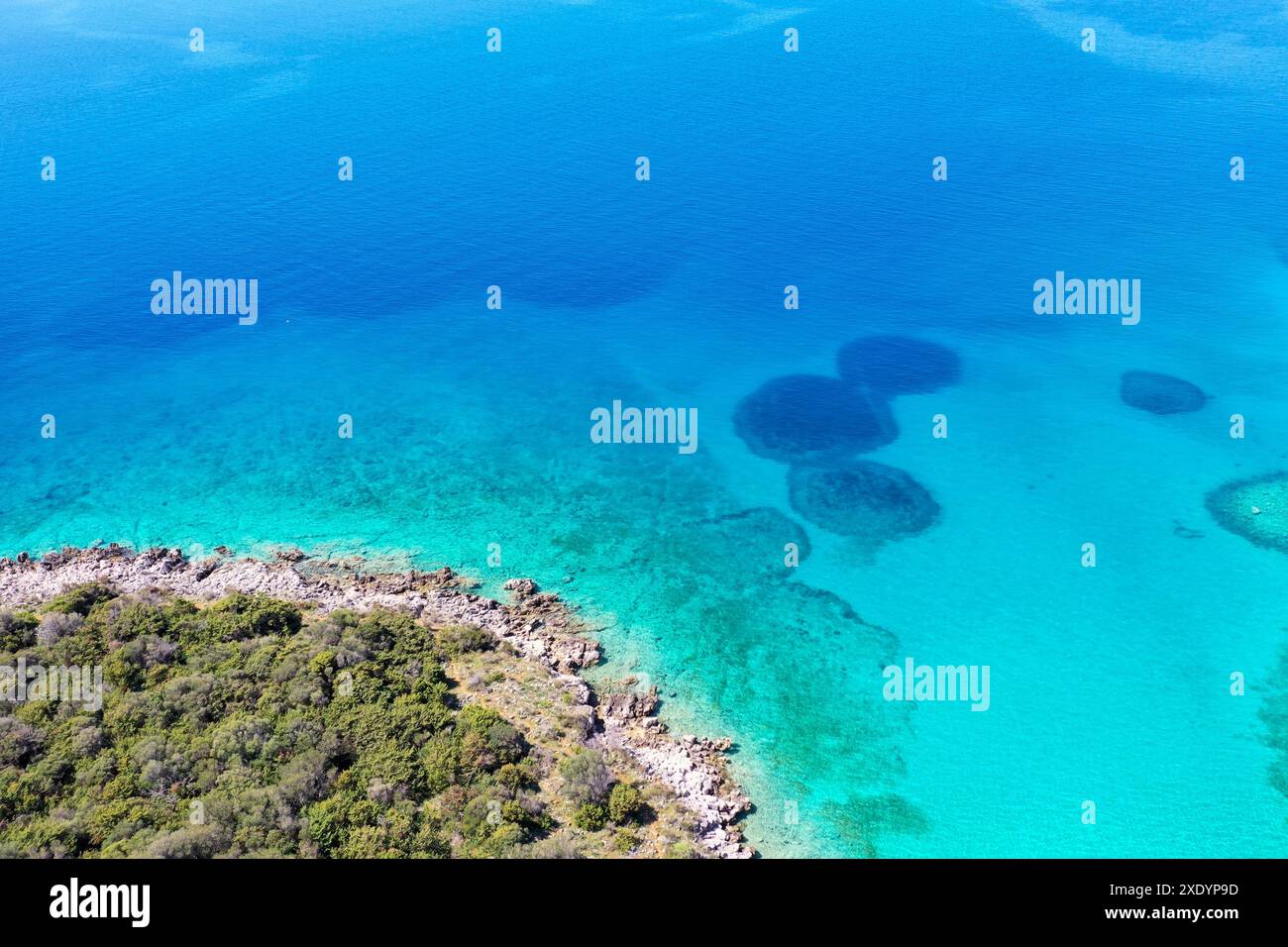 adriaküste, felsige Küste der Insel Pag, aus der Vogelperspektive, Kroatien, Dalmatien Stockfoto