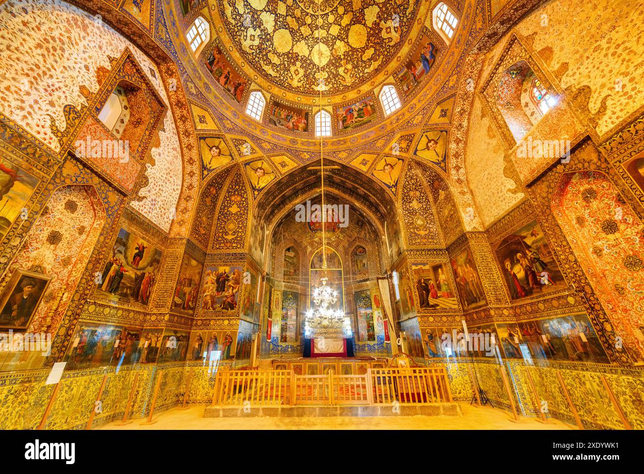 Isfahan, Iran - 24. Oktober 2018: Wunderbares Inneres der Bedkhem-Kirche im Stadtteil New Julfa. Stockfoto