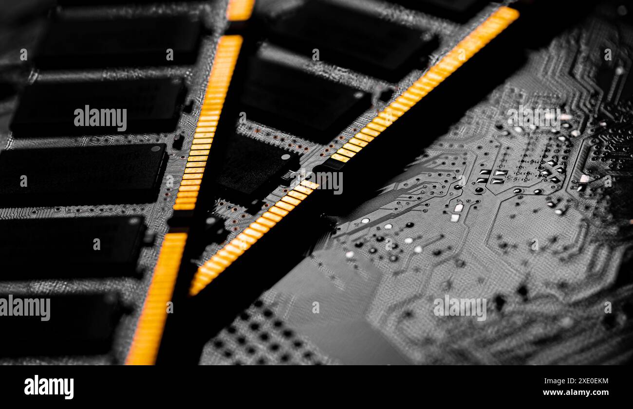 Makro-Nahaufnahme des Computer-RAM-Chips und der Hauptplatine Stockfoto