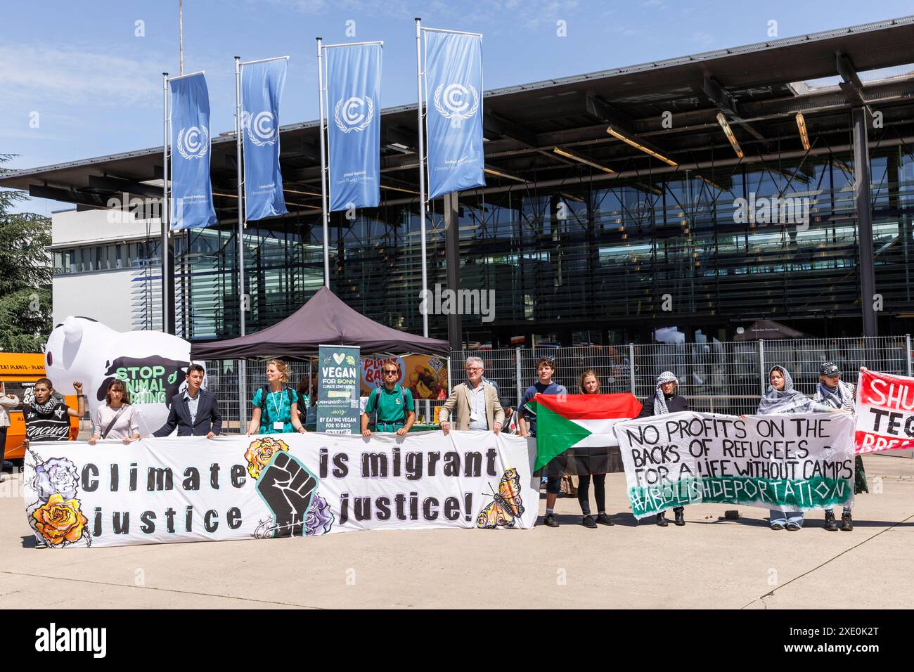 Während der Klimakonferenz der Vereinten Nationen machen Organisationen darauf aufmerksam, dass die Klimakrise die Migrationsrate beschleunigen wird Stockfoto