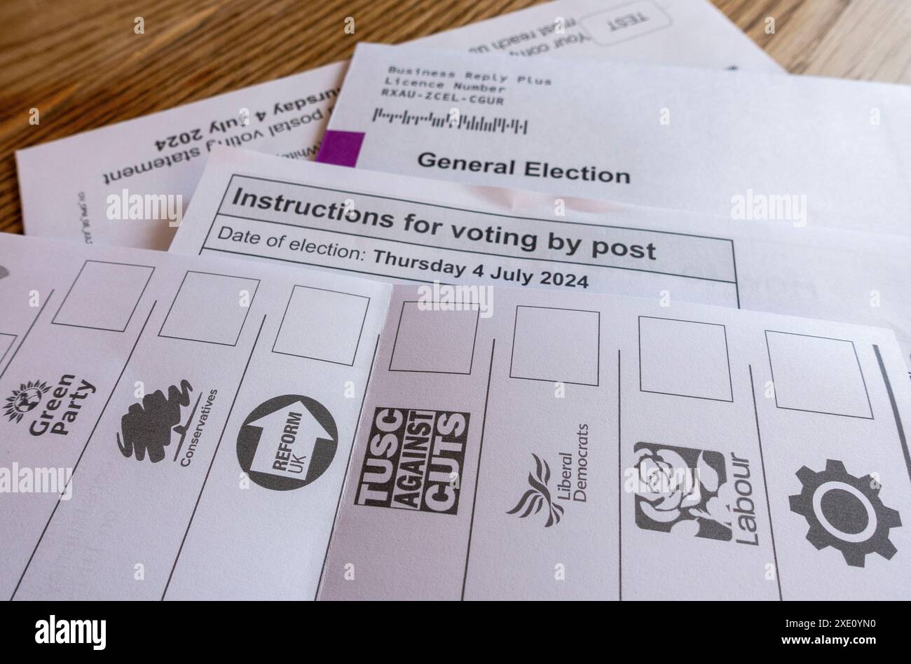 Anweisungen zur Abstimmung durch Post bei den britischen Parlamentswahlen am 4. Juli 2024 Stockfoto