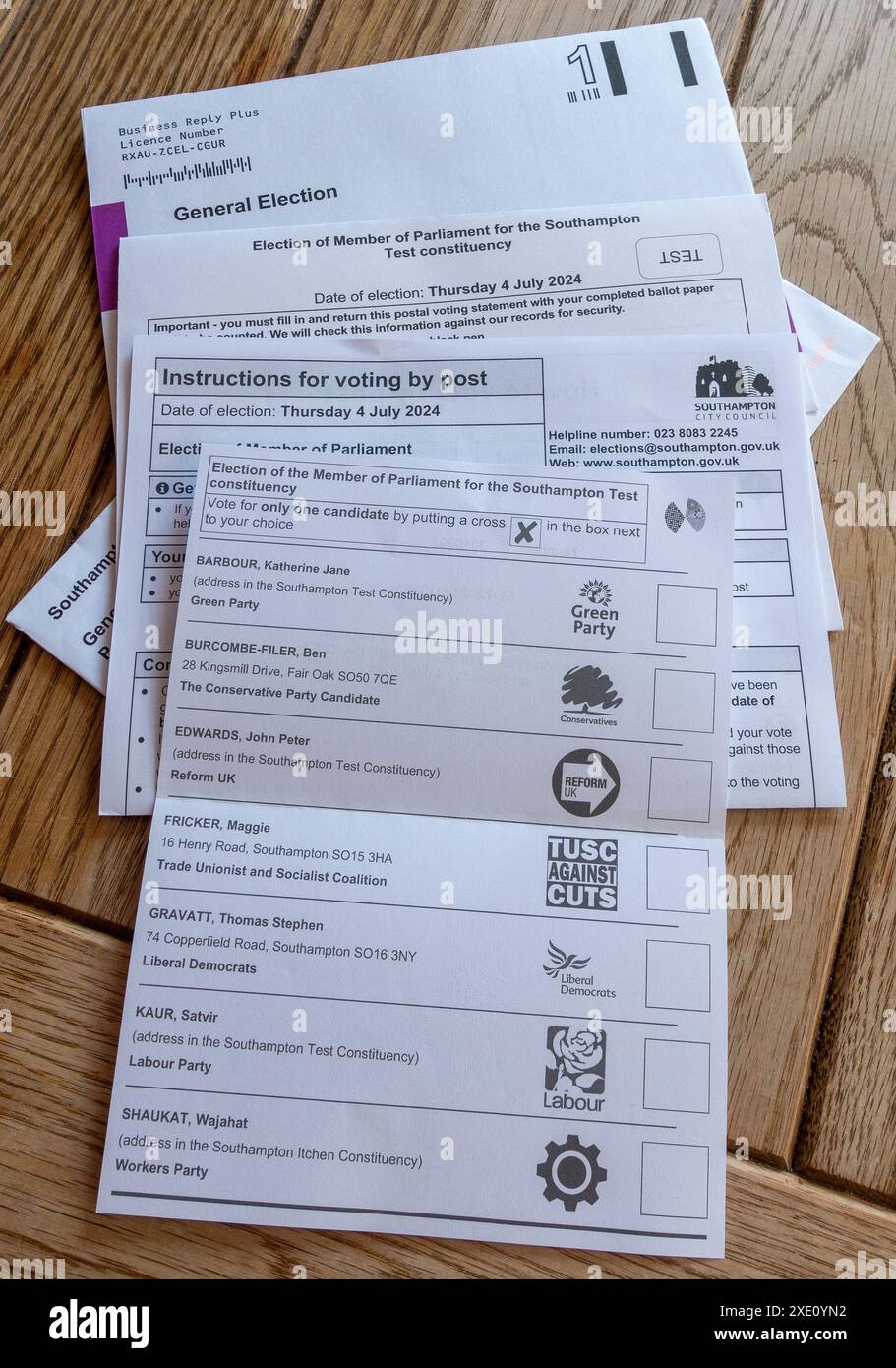Anweisungen zur Abstimmung durch Post bei den britischen Parlamentswahlen am 4. Juli 2024 Stockfoto