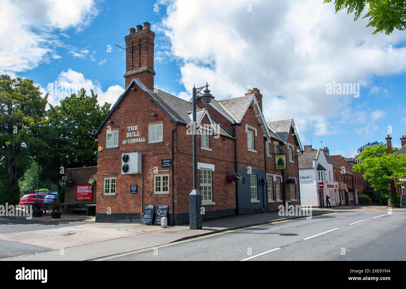 Das Äußere des Bull at Codsall Pubs und Hotels in Wolverhampton, England, Großbritannien Stockfoto