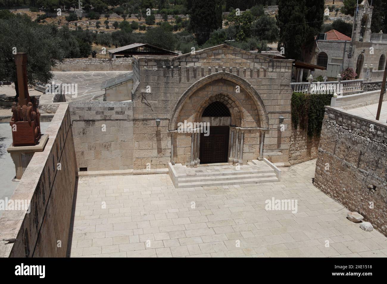 Kreuzfahrerkirche aus dem 12. Jahrhundert oder Kirche der Himmelfahrt am Fuße des Ölbergs im Kidron-Tal in der Nähe des Gartens Gethsemane Stockfoto