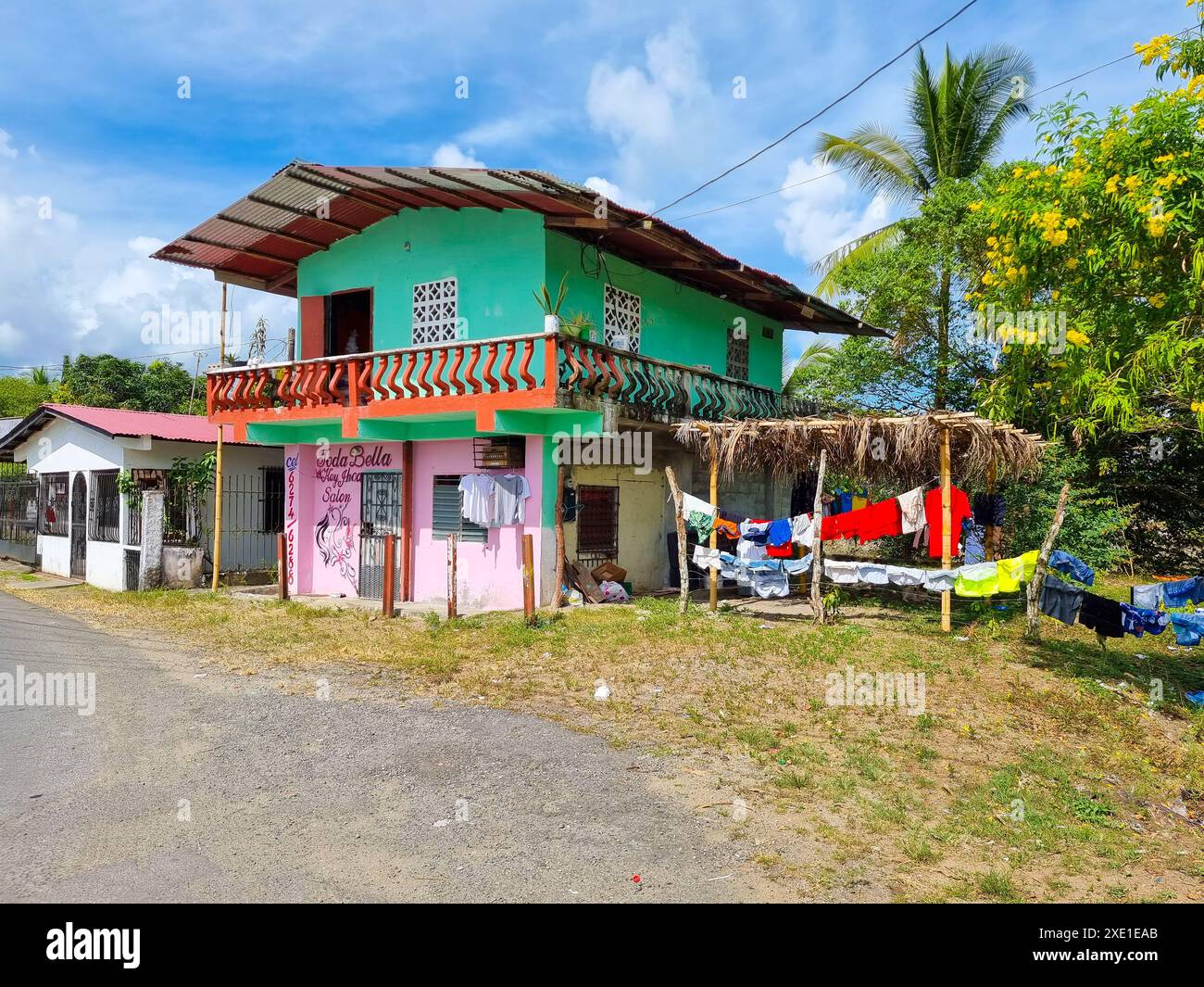 Panama, Hafen von Armuelles, typisches Haus mit zwei Etagen Stockfoto