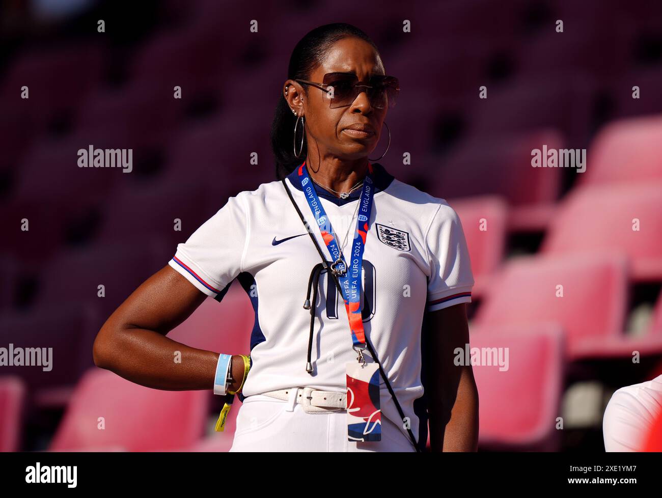 Denise Bellingham In Der Trib ne Vor Dem Spiel Der UEFA Euro 2024 denise-bellingham-in-der-trib-ne-vor-dem-spiel-der-uefa-euro-2024