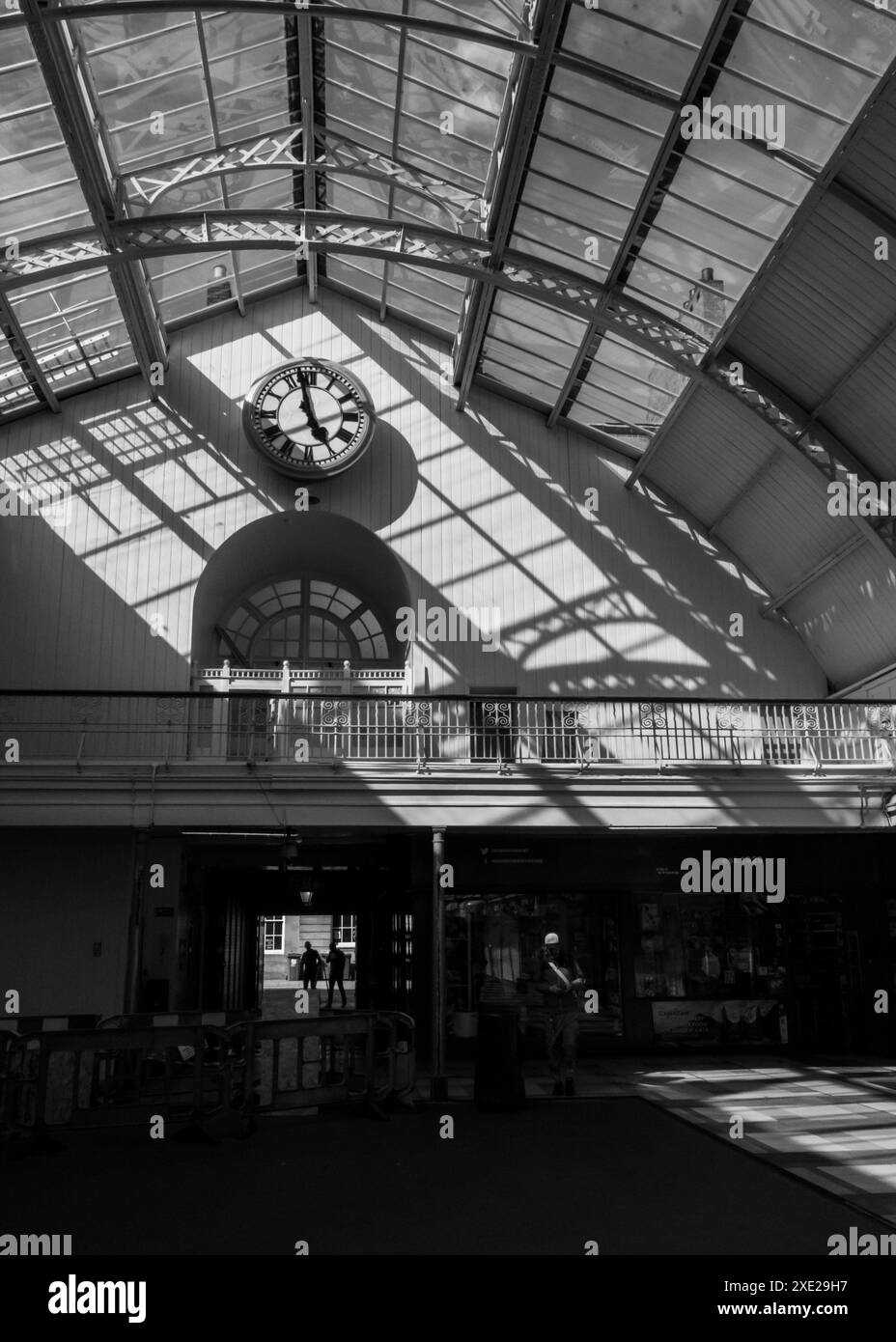 Uhr auf dem Grainger Markt in Newcastle Stockfoto