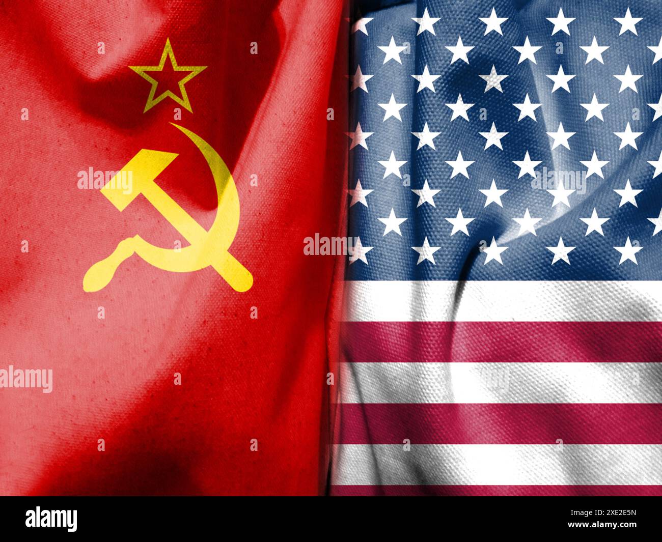 Der Kalte Krieg. Flagge der Sowjetunion (1922-1991). Flagge der Vereinigten Staaten (50 Sterne). Stockfoto