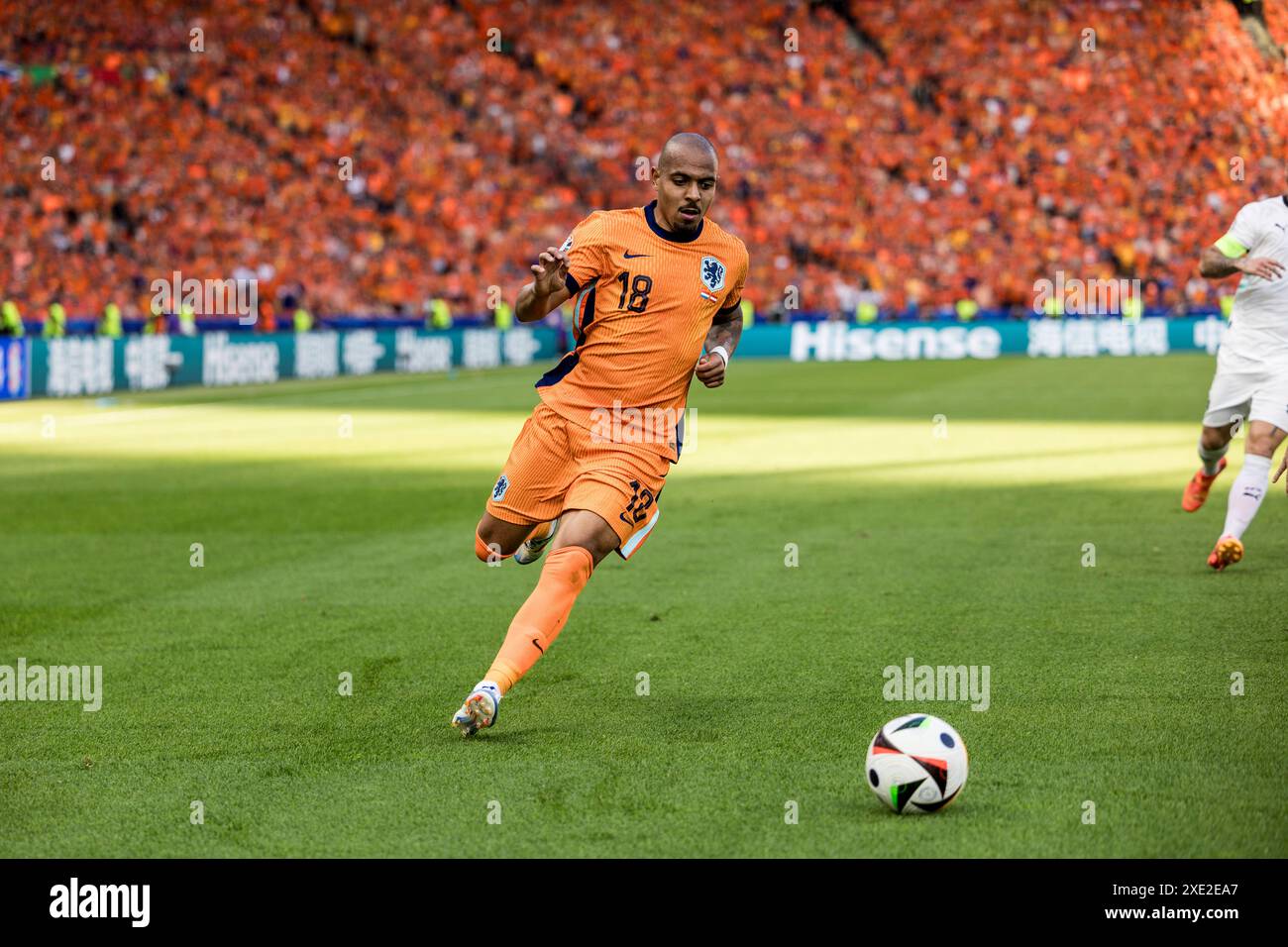 Berlin, Deutschland. Juni 2024. Donyell Malen (18) aus den Niederlanden beim Spiel der UEFA Euro 2024 in der Gruppe D zwischen den Niederlanden und Österreich im Olympiastadion in Berlin. Quelle: Gonzales Photo/Alamy Live News Stockfoto