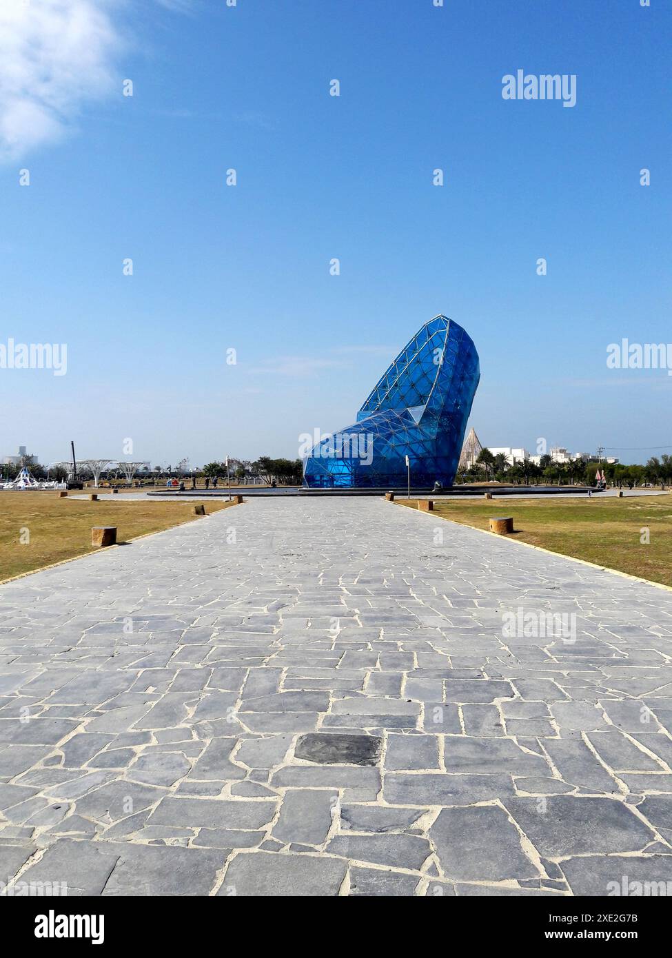 Chiayi County, Taiwan 18. November 2019: Eine Kirche in Form von High Heels in Taiwan. Die Kirche ist eine Stockfoto