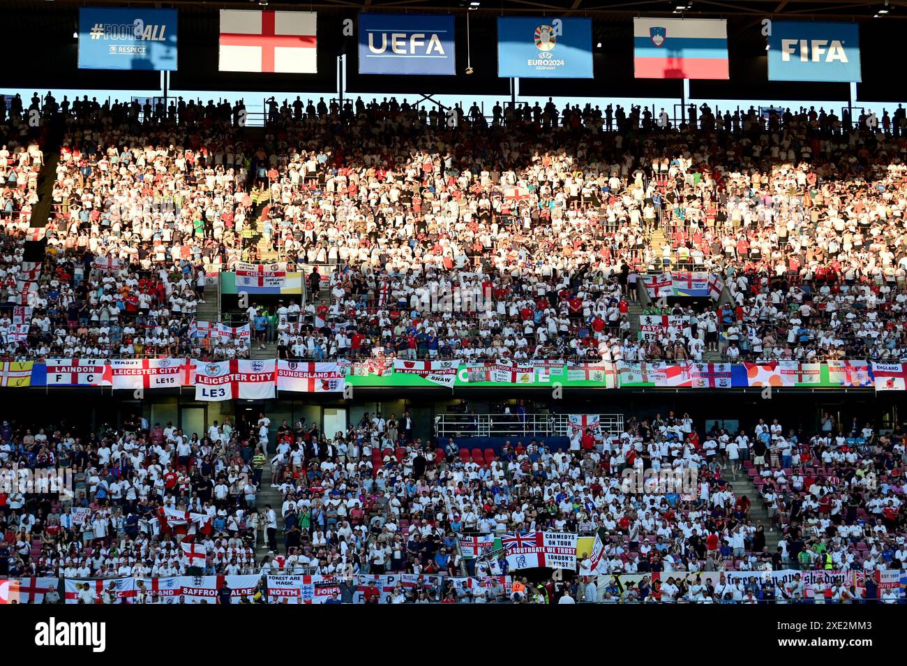 Köln, Deutschland. Juni 2024. Köln, 25. Juni 2024: Vor dem Fußball-Spiel der UEFA Euro 2024 zwischen England und Slowenien im Kölner Stadion. (Igor Kupljenik/SPP) Credit: SPP Sport Press Photo. /Alamy Live News Stockfoto