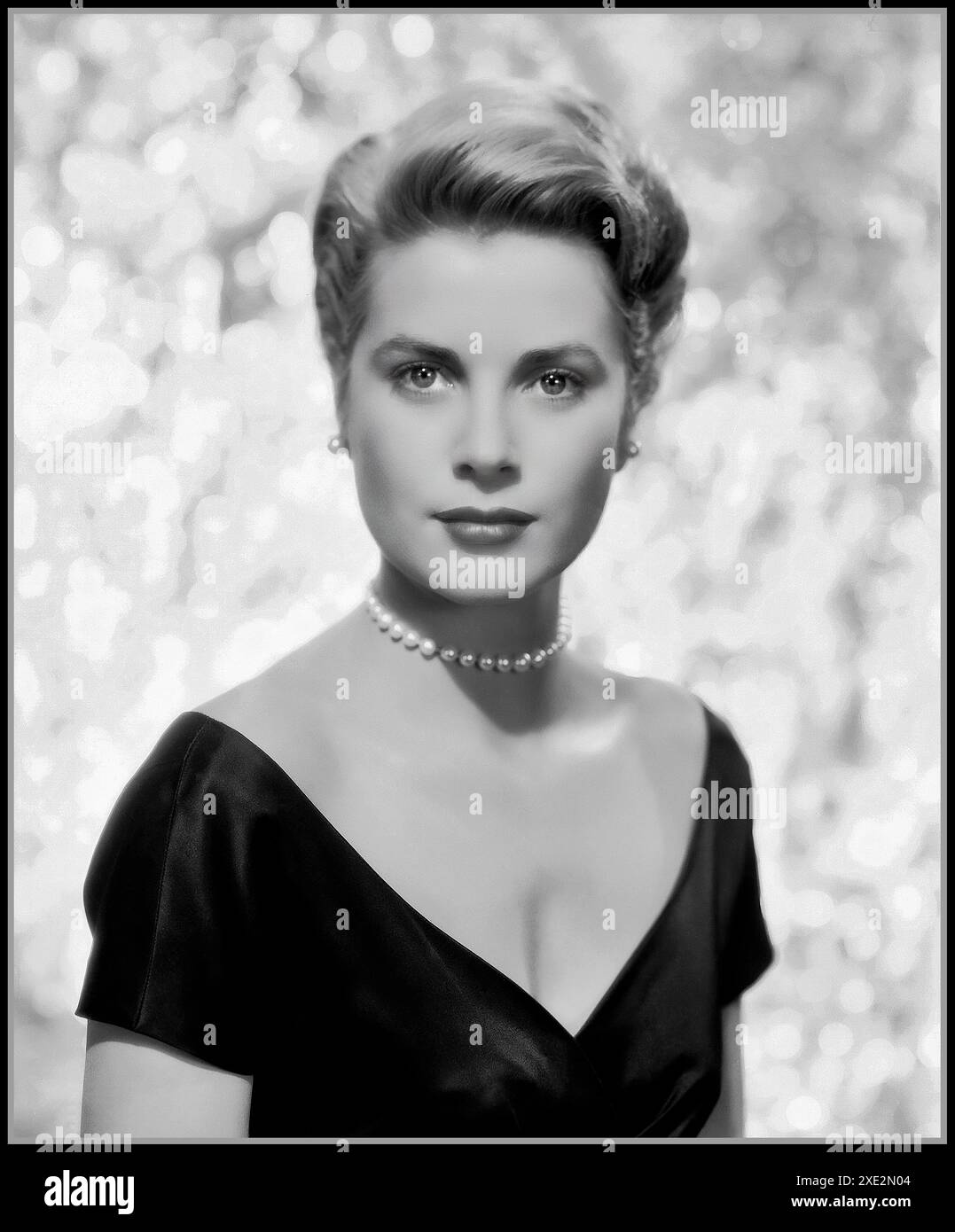 GRACE KELLY 1954: US-amerikanische Filmschauspielerin Grace Kelly (1929–1982), Hollywood-Studio-Porträt, das für „Rear Window“ Paramount Pictures wirbt. Hollywood USA Stockfoto