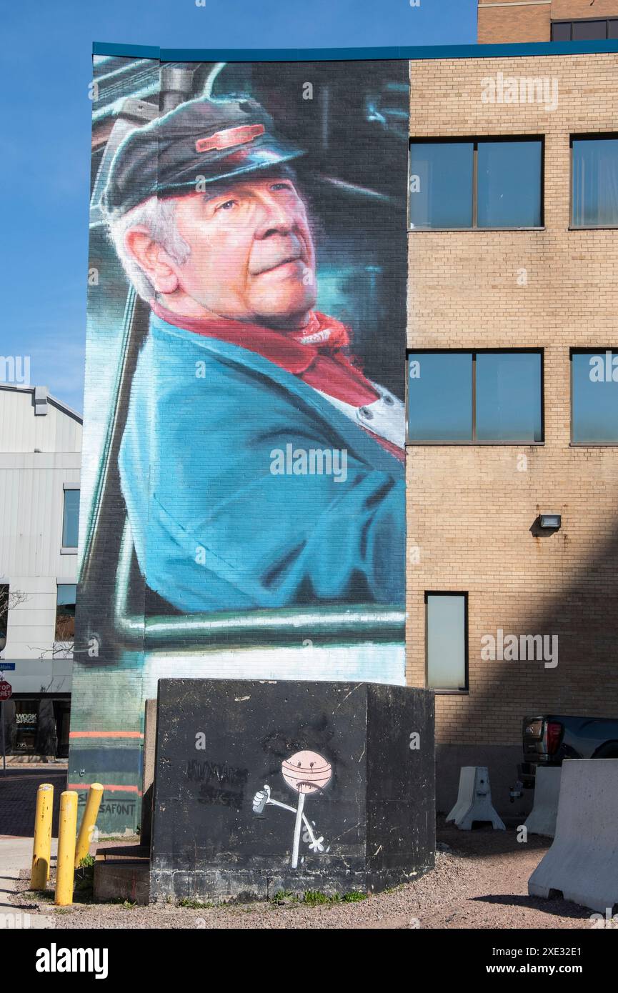 Wandgemälde für Zugbegleiter an der Main Street im Zentrum von Moncton, New Brunswick, Kanada Stockfoto