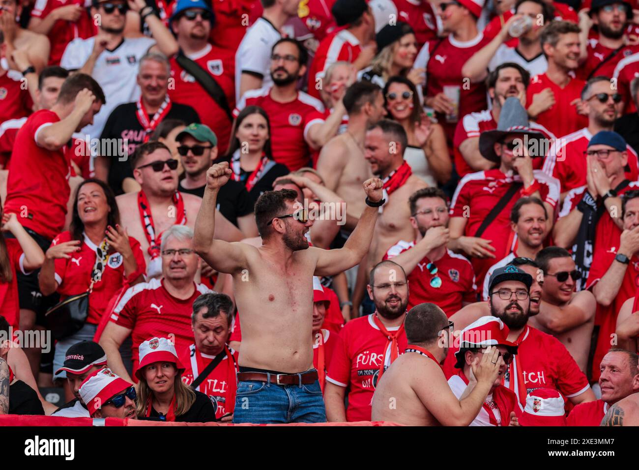 Österreichische Fans bei der UEFA Euro 2024 - Holland gegen Österreich, UEFA-Fußball-Europameisterschaft in Berlin, Deutschland, 25. Juni 2024 Stockfoto