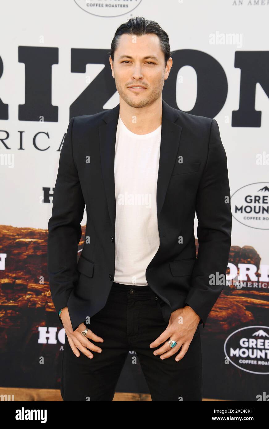 LOS ANGELES, KALIFORNIEN – 24. JUNI: Blair Redford nimmt am Regency Village Theatre an der US-Premiere von Horizon: An American Saga – Chapter 1 Teil Stockfoto