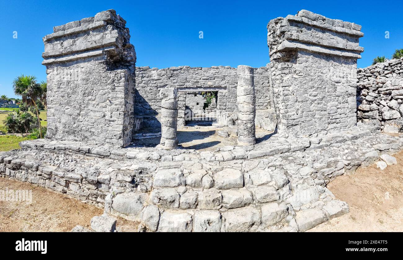 Mexiko, Tulum, Panoramablick auf die Ruine des Cenote-Hauses Stockfoto