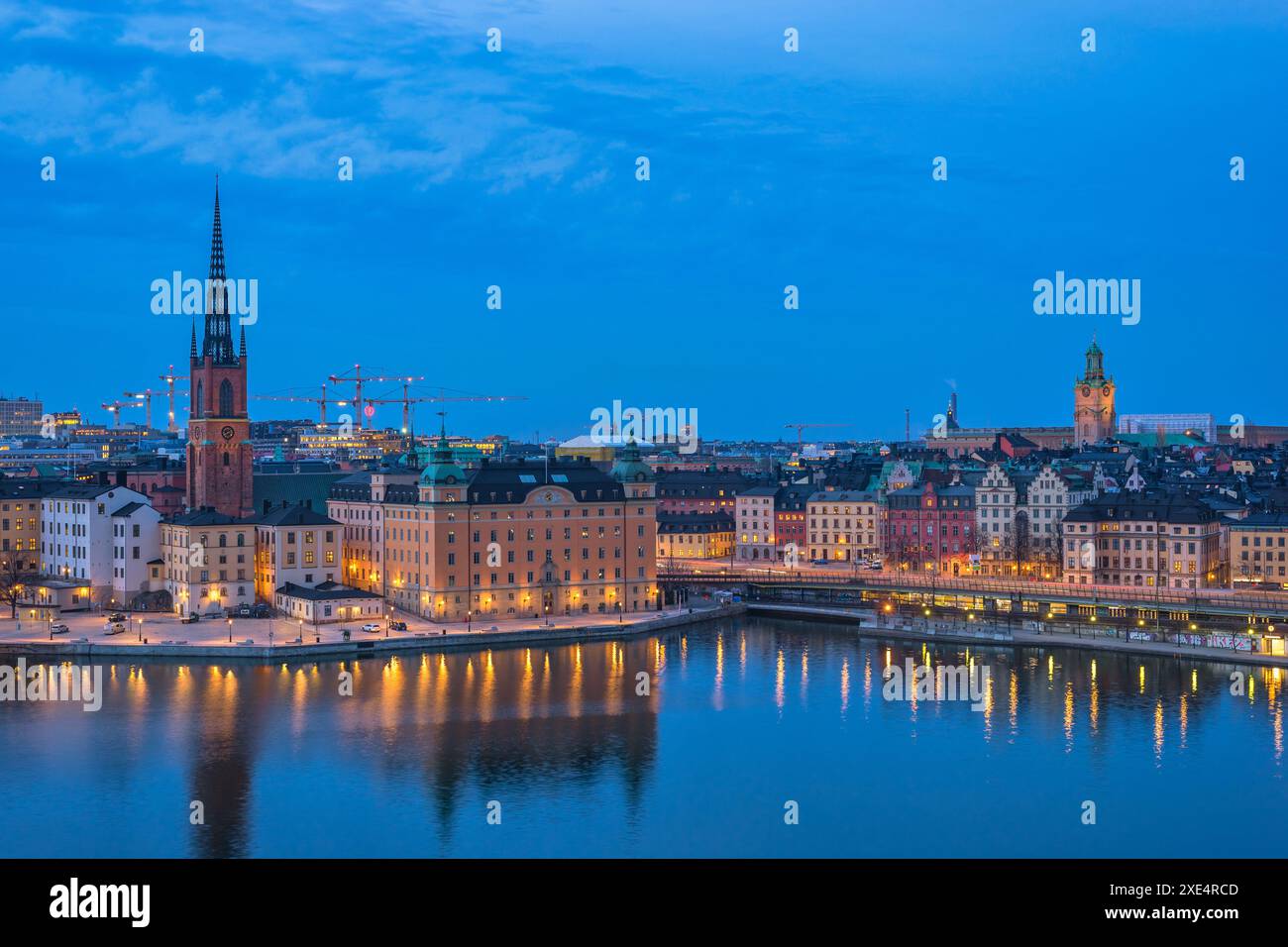 Stockholm, Schweden, nächtliche Skyline der Stadt an der Altstadt Gamla Stan. Stockfoto