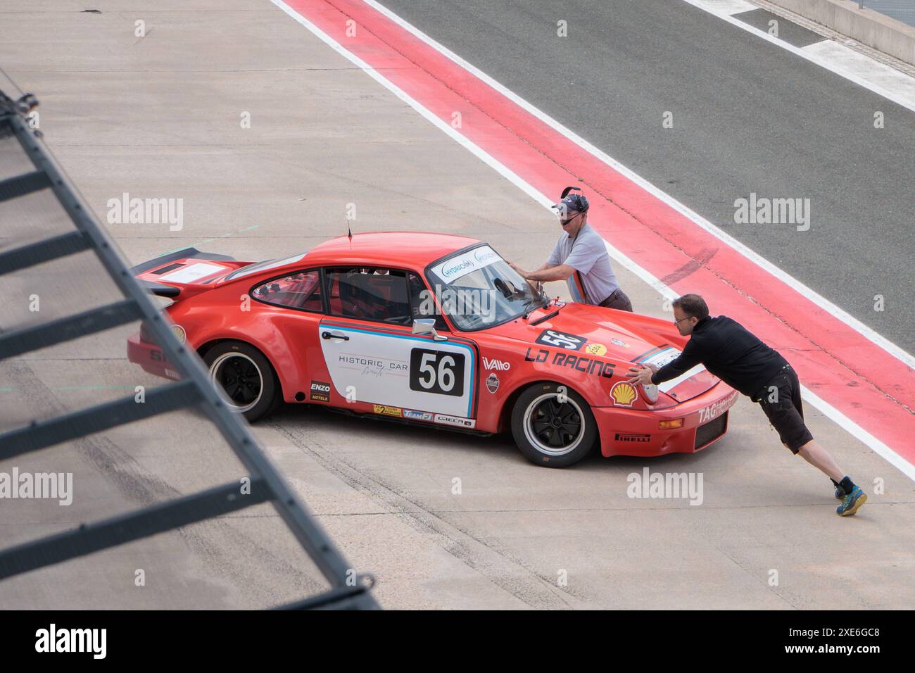 Los Arcos, Spanien-25. Mai 2024: 1974 Porsche 911 3,0 RS (Ducktail) auf Circuito de Navarra Stockfoto