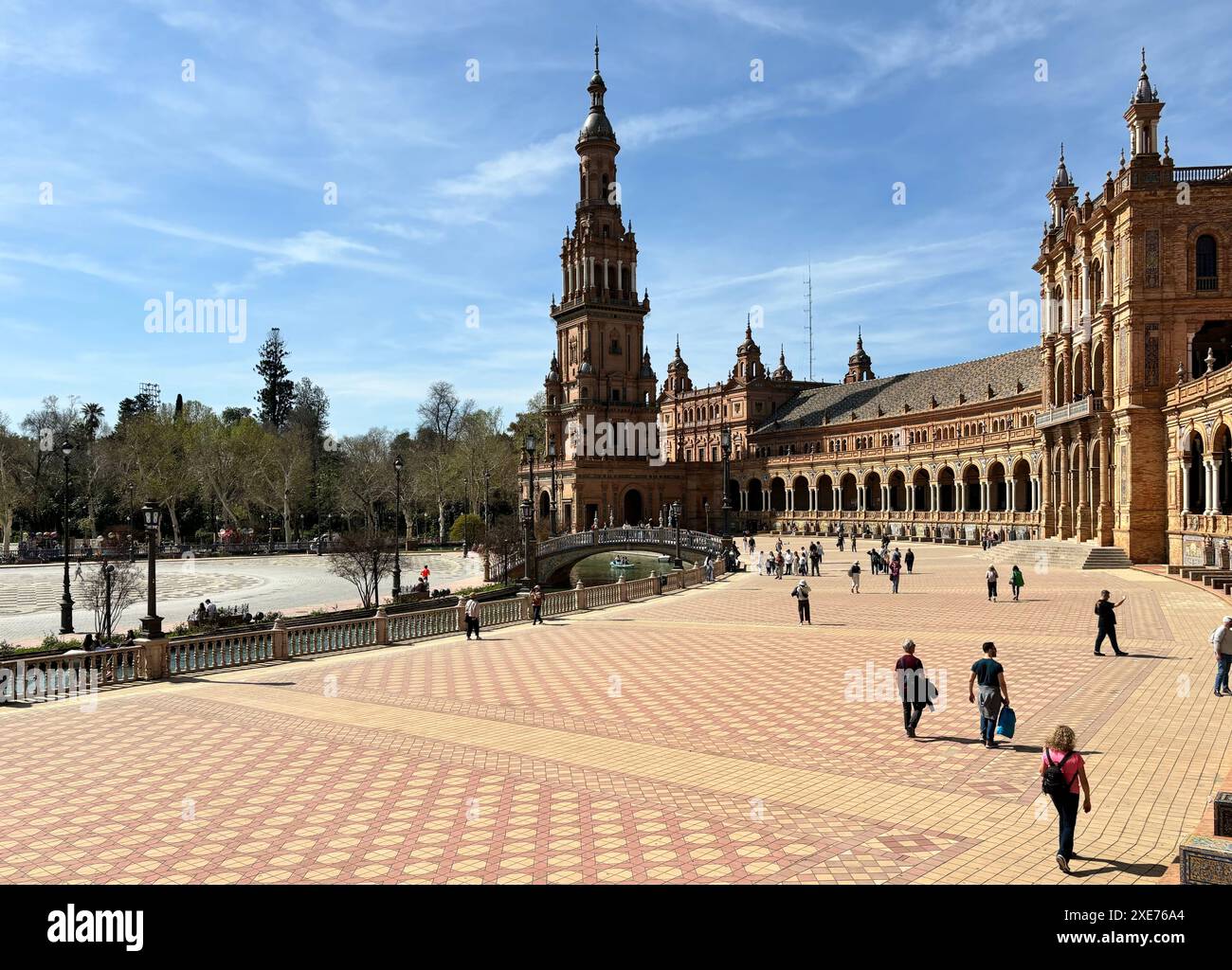 Blick auf die Plaza de Espana (Spanien-Platz), Wahrzeichen der Regionalismus-Architektur, Maria Luisa Park, Sevilla Stockfoto