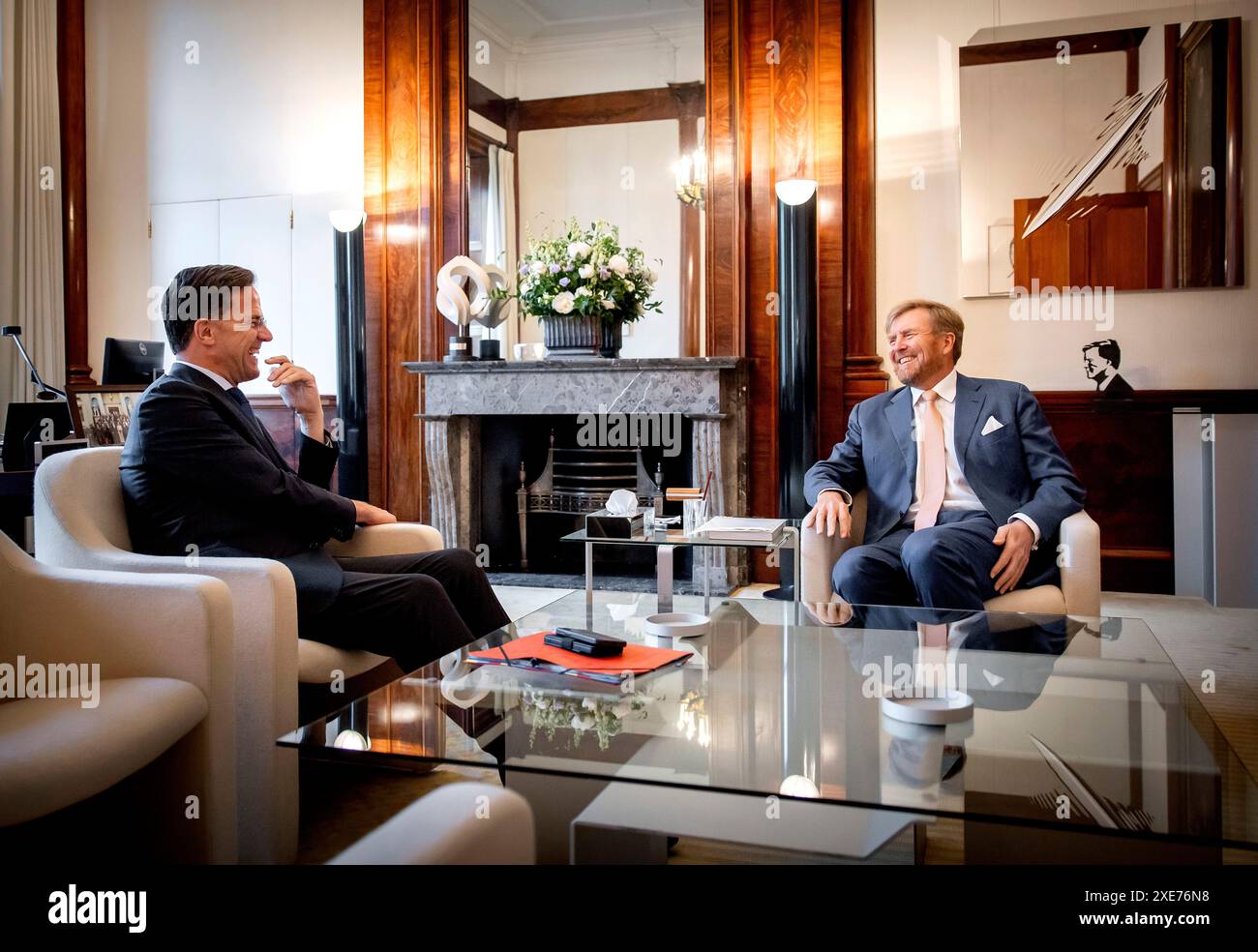 Den Haag, Niederlande, 03-06-2024 König Willem-Alexander empfängt den scheidenden Premierminister Mark Rutte zu einem abschließenden Gespräch im Noordeinde Palace. Bilder, die am 03.06.2024 gemacht wurden, aber erst kürzlich an die Presse veröffentlicht wurden. Quelle: NLBeeld/POOL/Koen van Weel Stockfoto