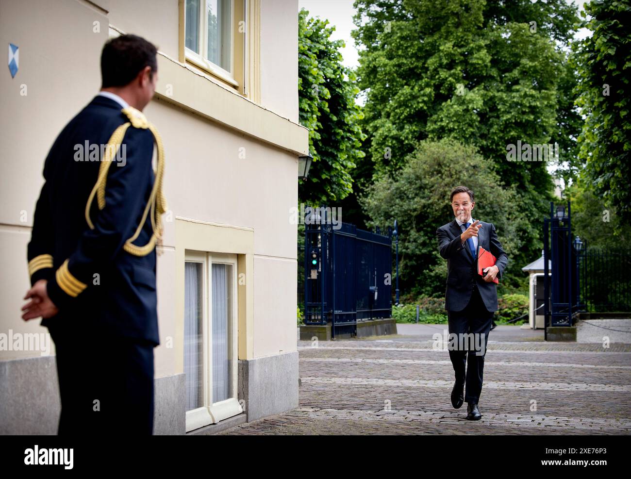 Den Haag, Niederlande, 03-06-2024 König Willem-Alexander empfängt den scheidenden Premierminister Mark Rutte zu einem abschließenden Gespräch im Noordeinde Palace. Bilder, die am 03.06.2024 gemacht wurden, aber erst kürzlich an die Presse veröffentlicht wurden. Quelle: NLBeeld/POOL/Koen van Weel Stockfoto