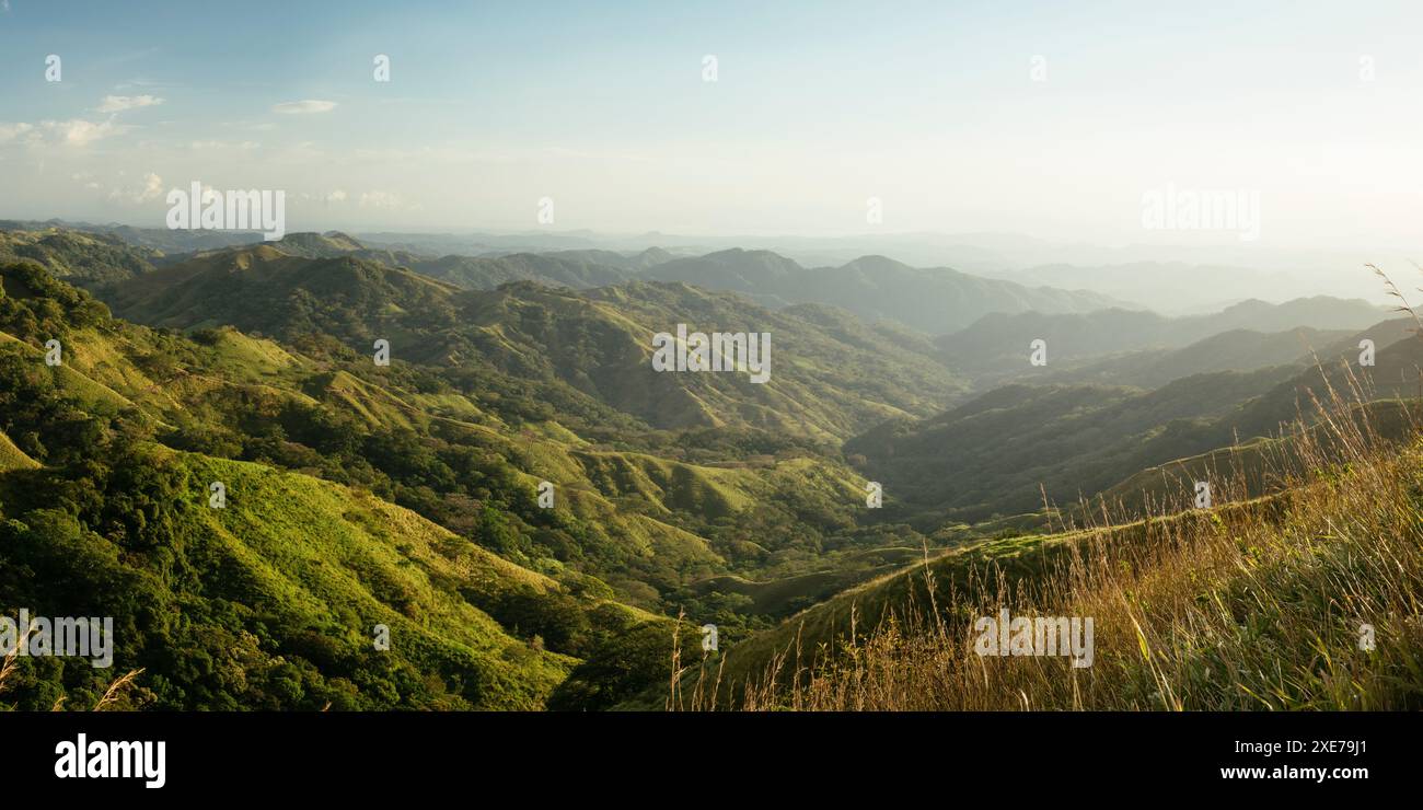 Blick auf die Landschaft in der Nähe von Monte Verde, Provinz Guanacaste, Costa Rica, Mittelamerika Stockfoto