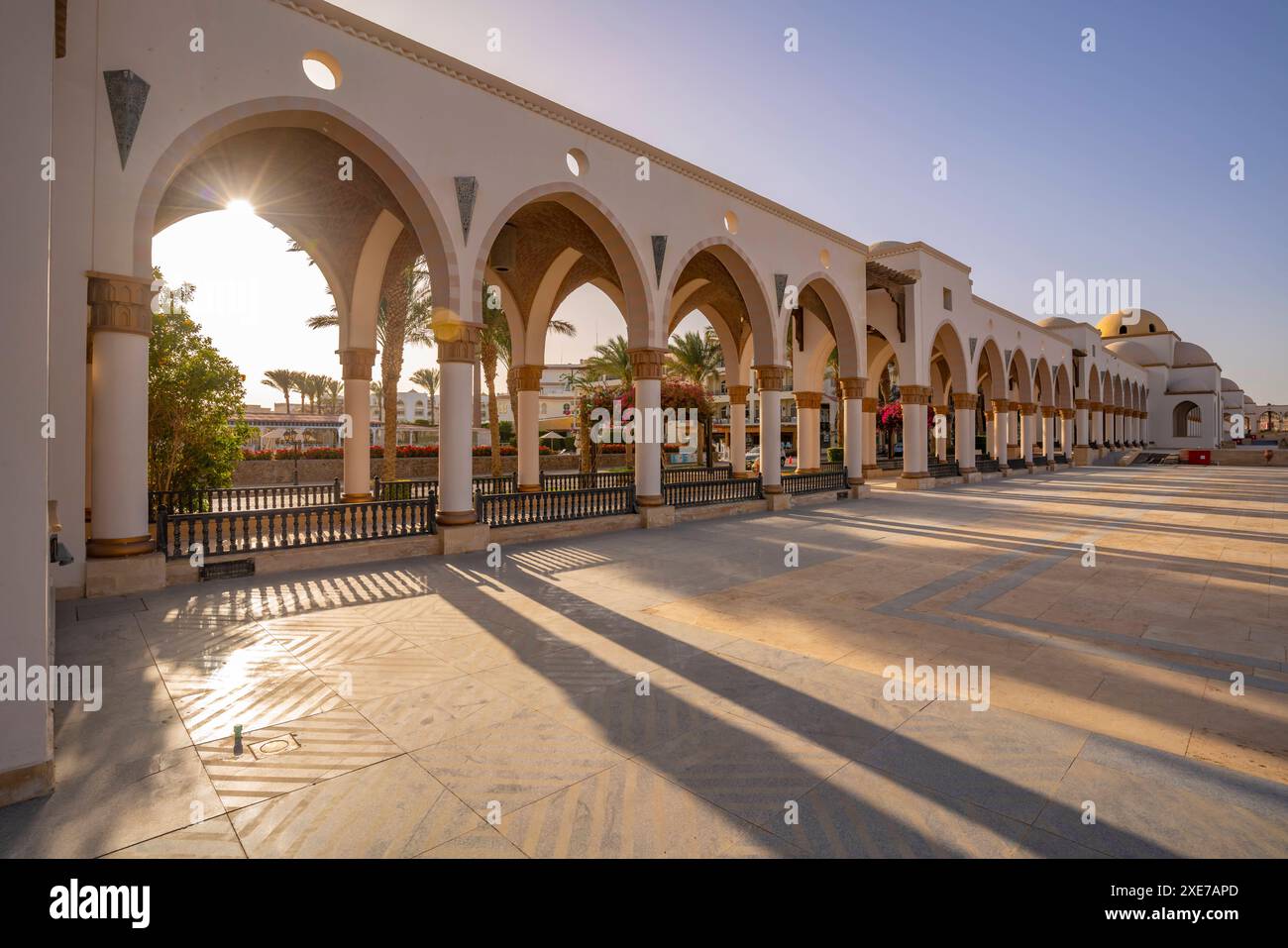 Blick auf die Ankunftsplatte in der Altstadt von Sahl Hasheesh, Sahl Hasheesh, Hurghada, Gouvernement des Roten Meeres, Ägypten, Afrika Copyright: FrankxFell 844-34220 Stockfoto