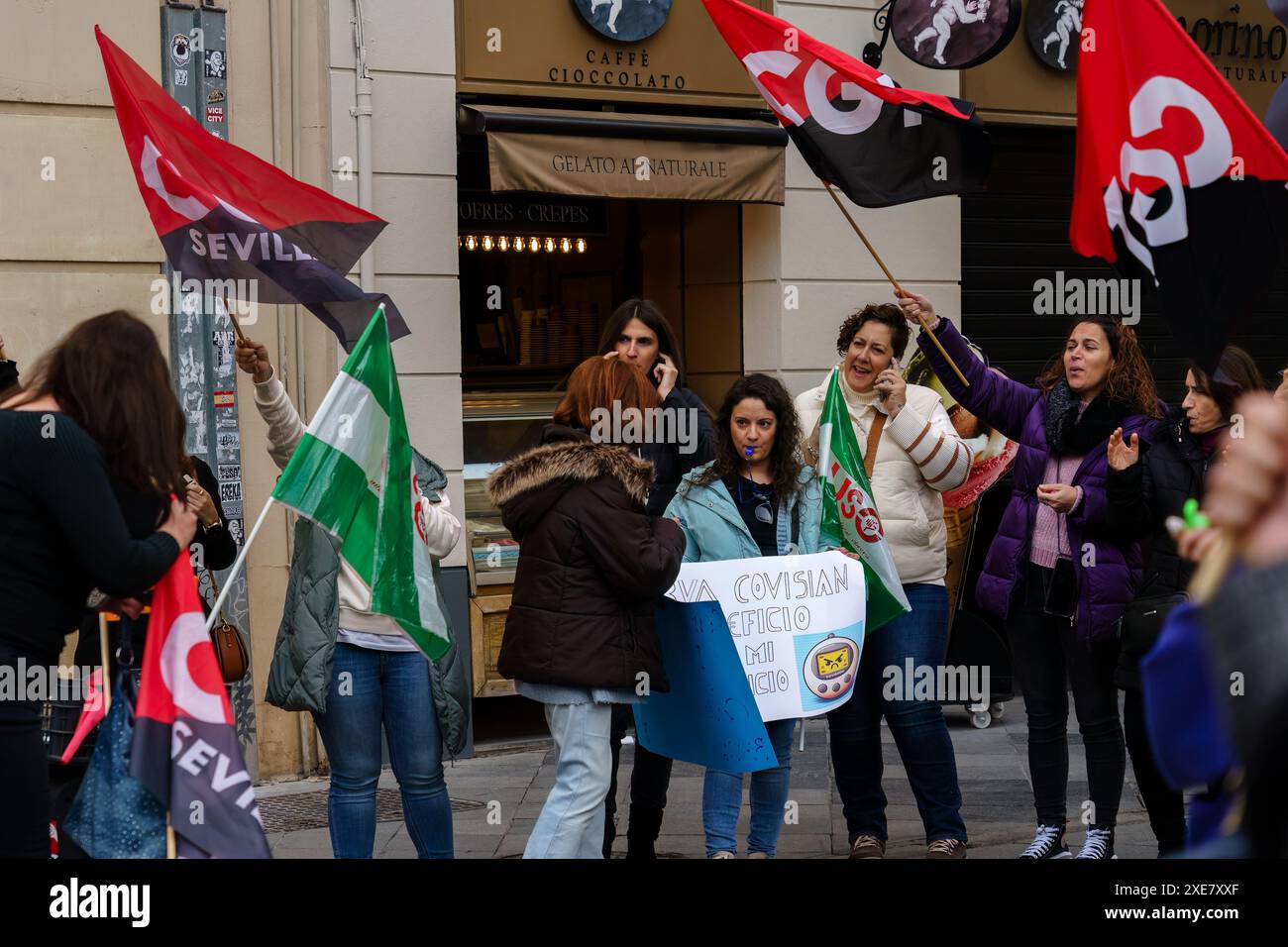 Sevilla, Spanien. 5. Februar 2024: Demonstration der gewerkschaft CGT auf der Straße Stockfoto
