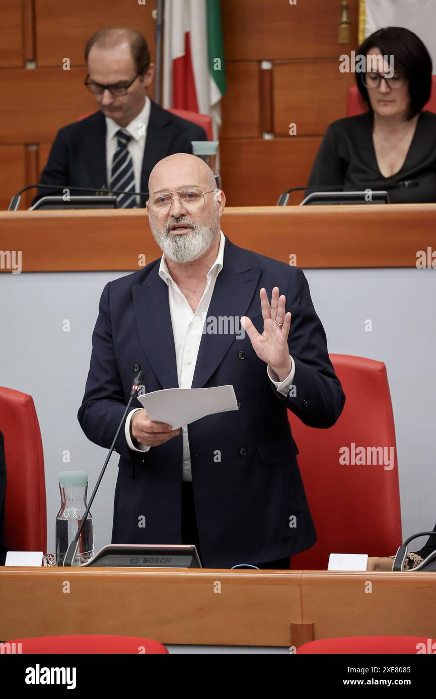 Bologna, Italien. Juni 2024. Bologna, Assemblea Legislativa, viale Aldo Moro, il presidente Stefano Bonaccini fa la sua ultima seduta in consiglio regionale dopo aver vinto le Elezioni Europee26 Giugno 2024 ( Foto Guido Calamosca/LaPresse ) Bologna, Legislative Assembly, Viale Aldo Moro, Präsident Stefano Bonaccini hält seine letzte Sitzung im Regionalrat ab, nachdem er den Feed News für die Europawahlen gewonnen hat - Bologna, Italien - verheiratet am 26. juni 2024 ( Foto Guido Calamosca/LaPresse ) Credit: LaPresse/Alamy Live News Stockfoto