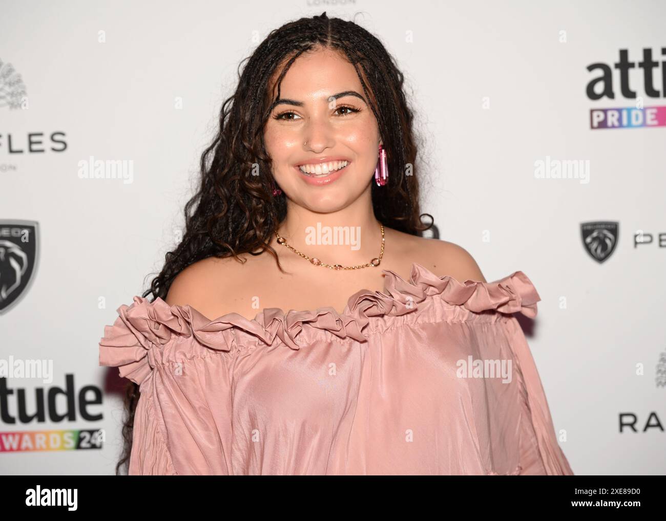 LONDON, GROSSBRITANNIEN. Juni 2024. Mabel nimmt an den Attitude Pride Awards 2024 im Raffles London, The OWO, London, UK, Teil. Quelle: Siehe Li/Picture Capital/Alamy Live News Stockfoto