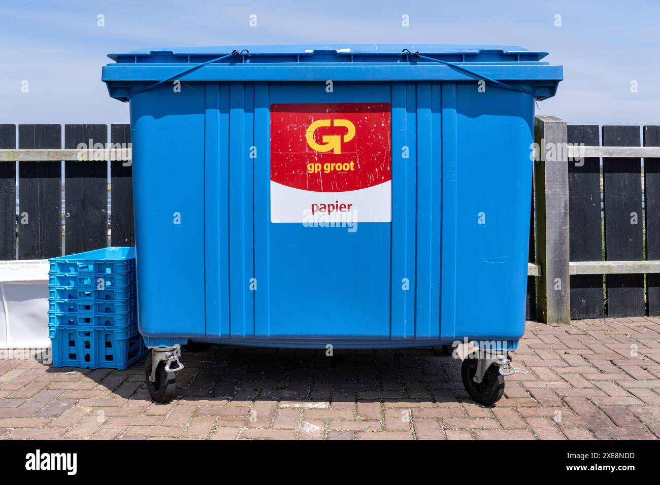 gp groot Abfallbehälter (Papier) Stockfoto