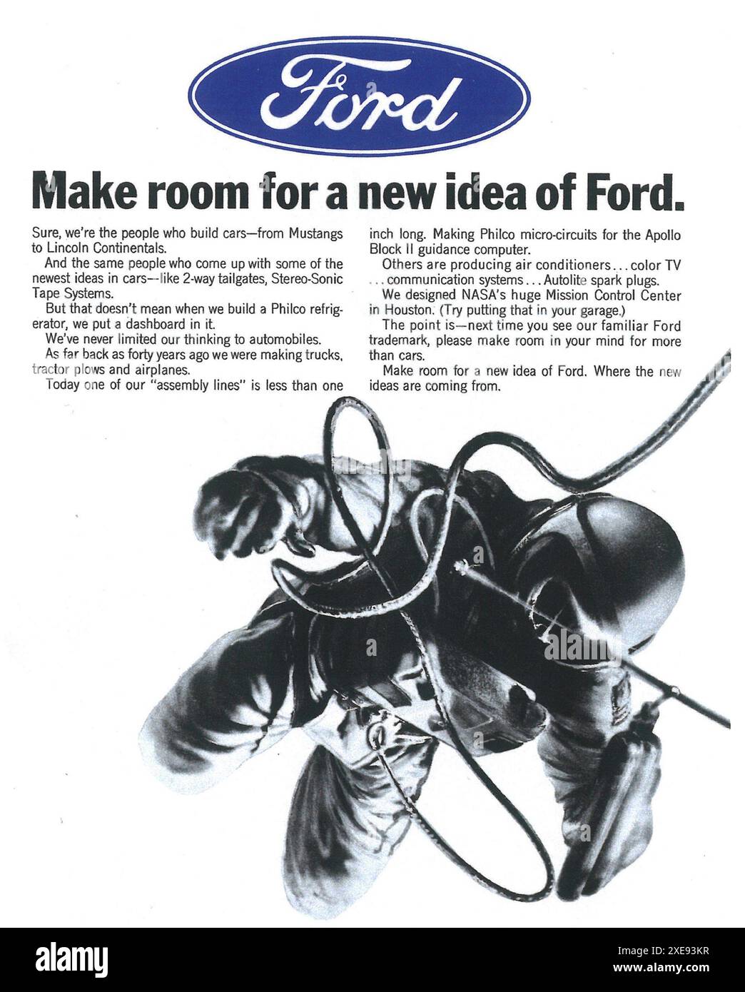 1966 Ford Werbespot - Astronaut auf EVA „Make Room for a New Idea of Ford“ NASA Mission Control Center in Houston Stockfoto