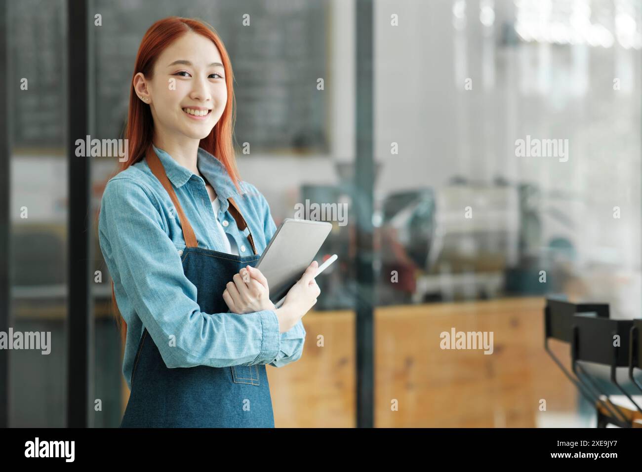 Gründung des Unternehmens, Frauen führen das neue Unternehmen selbstbewusst Stockfoto
