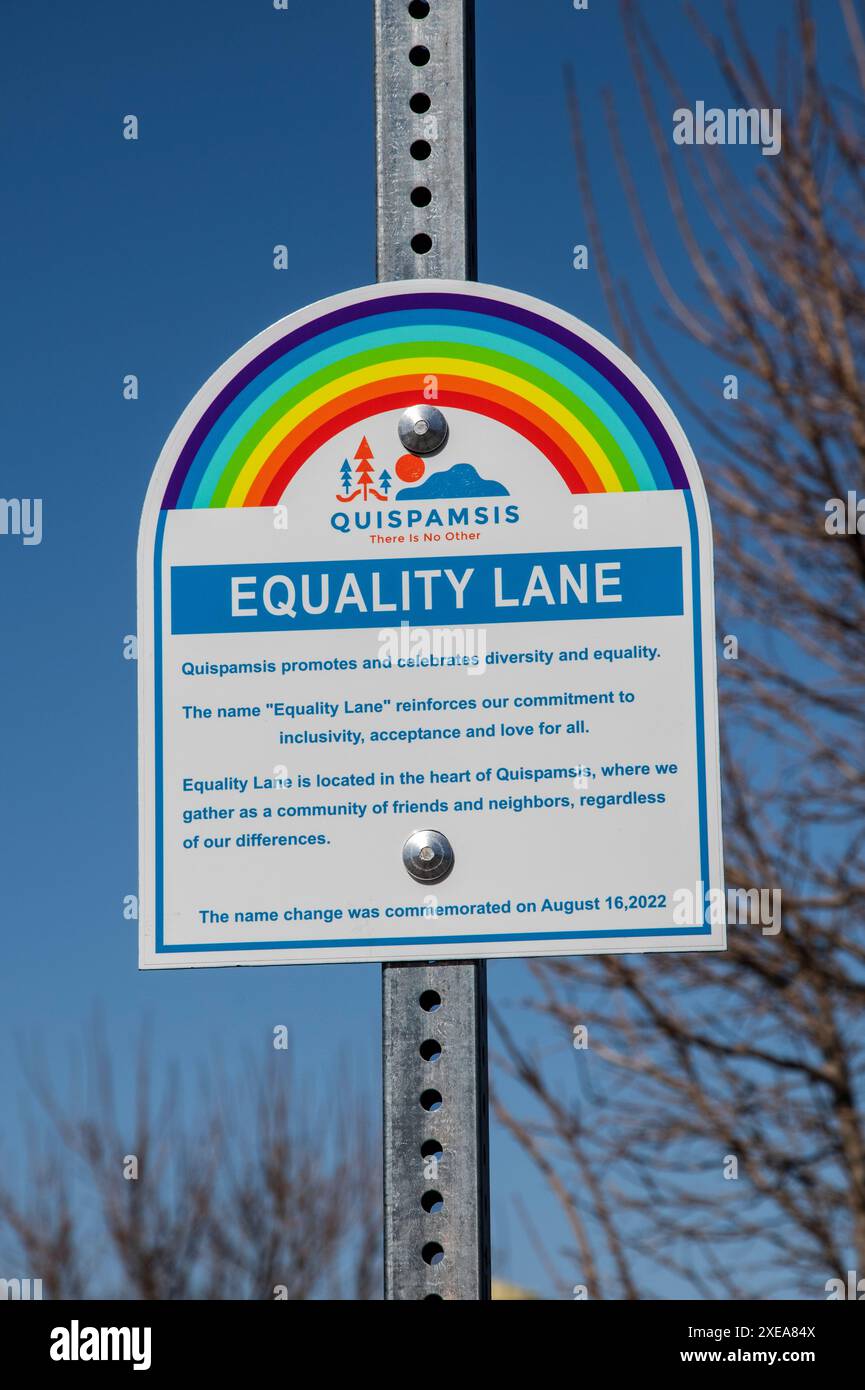 EQUAL Lane Regenbogenschild im Arts & Culture Park in Quispamsis, New Brunswick, Kanada Stockfoto