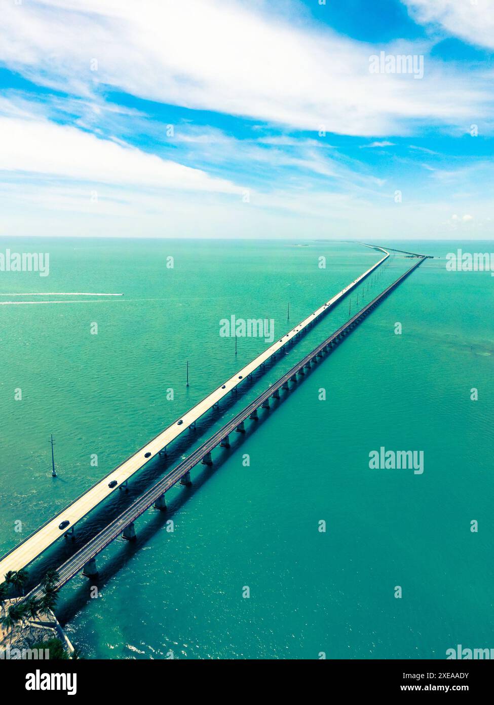 Blick aus der Vogelperspektive über die historische 7 Mile Bridge in den Florida Keys Stockfoto