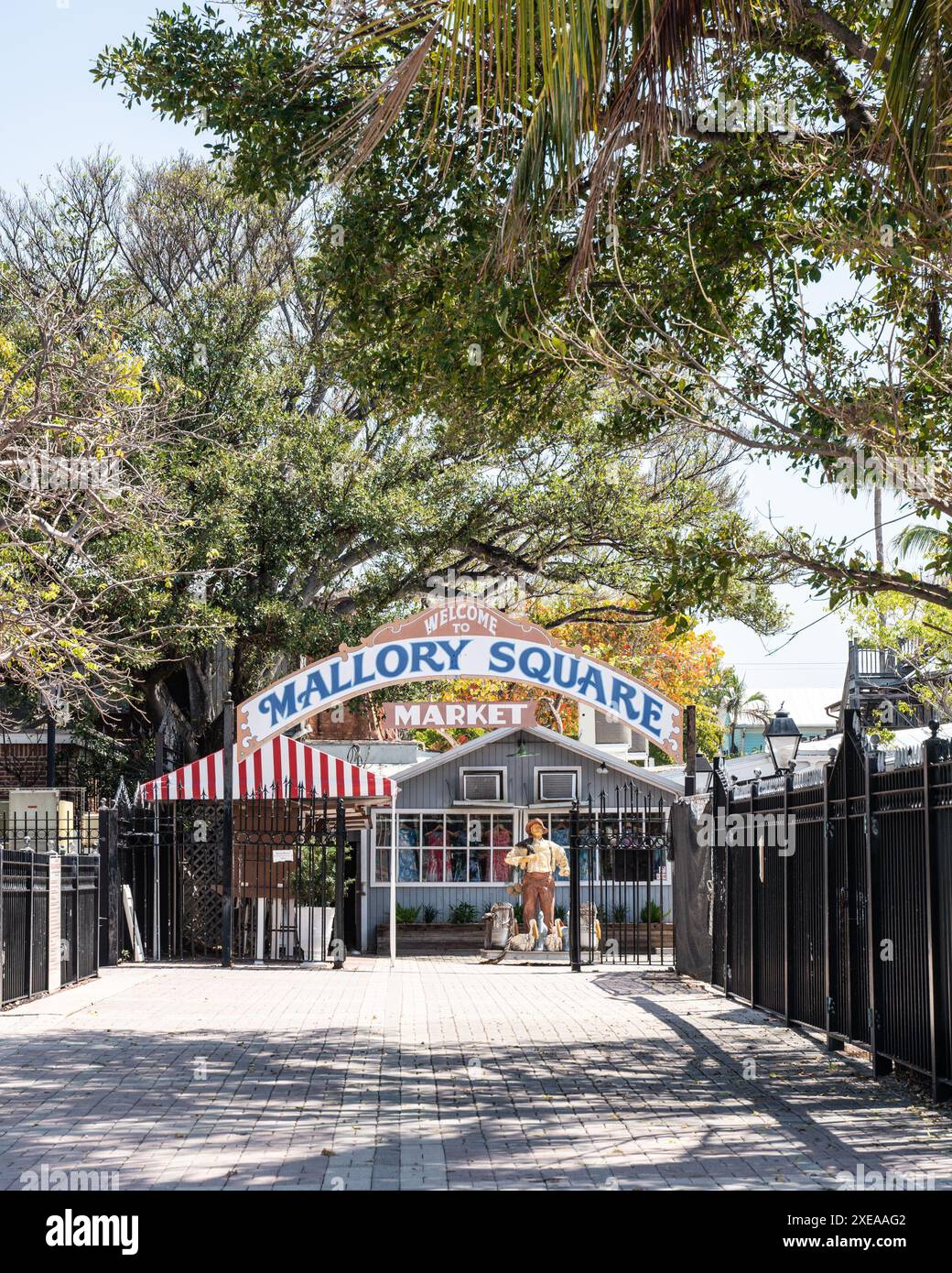 Blick auf den historischen Mallory Square in Key West Florida mit Eintrittsschild Stockfoto