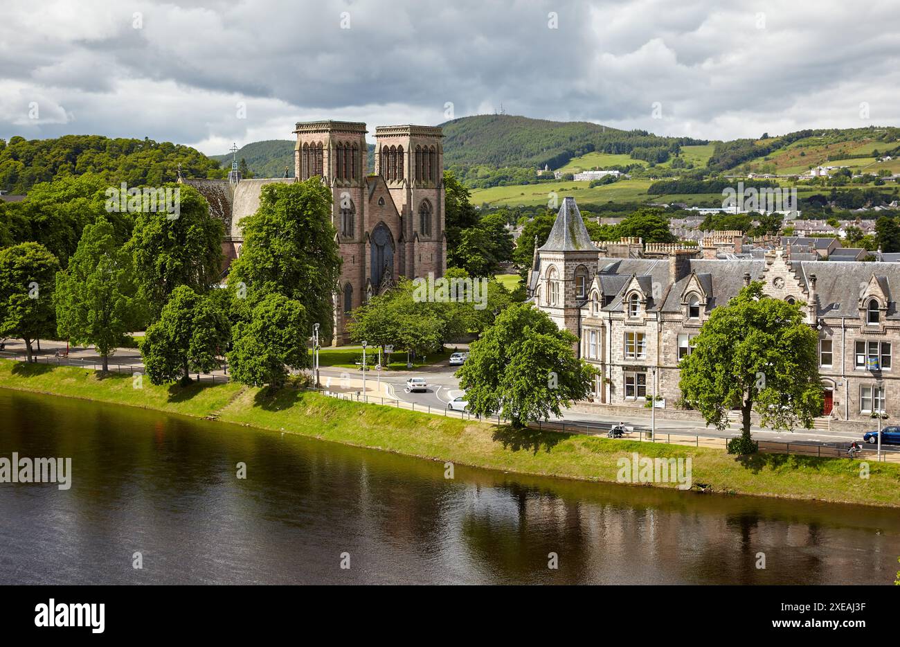 Ardross Terrace entlang des Ness Flusses. Inverness (Inverness). Schottland. Vereinigtes Königreich Stockfoto