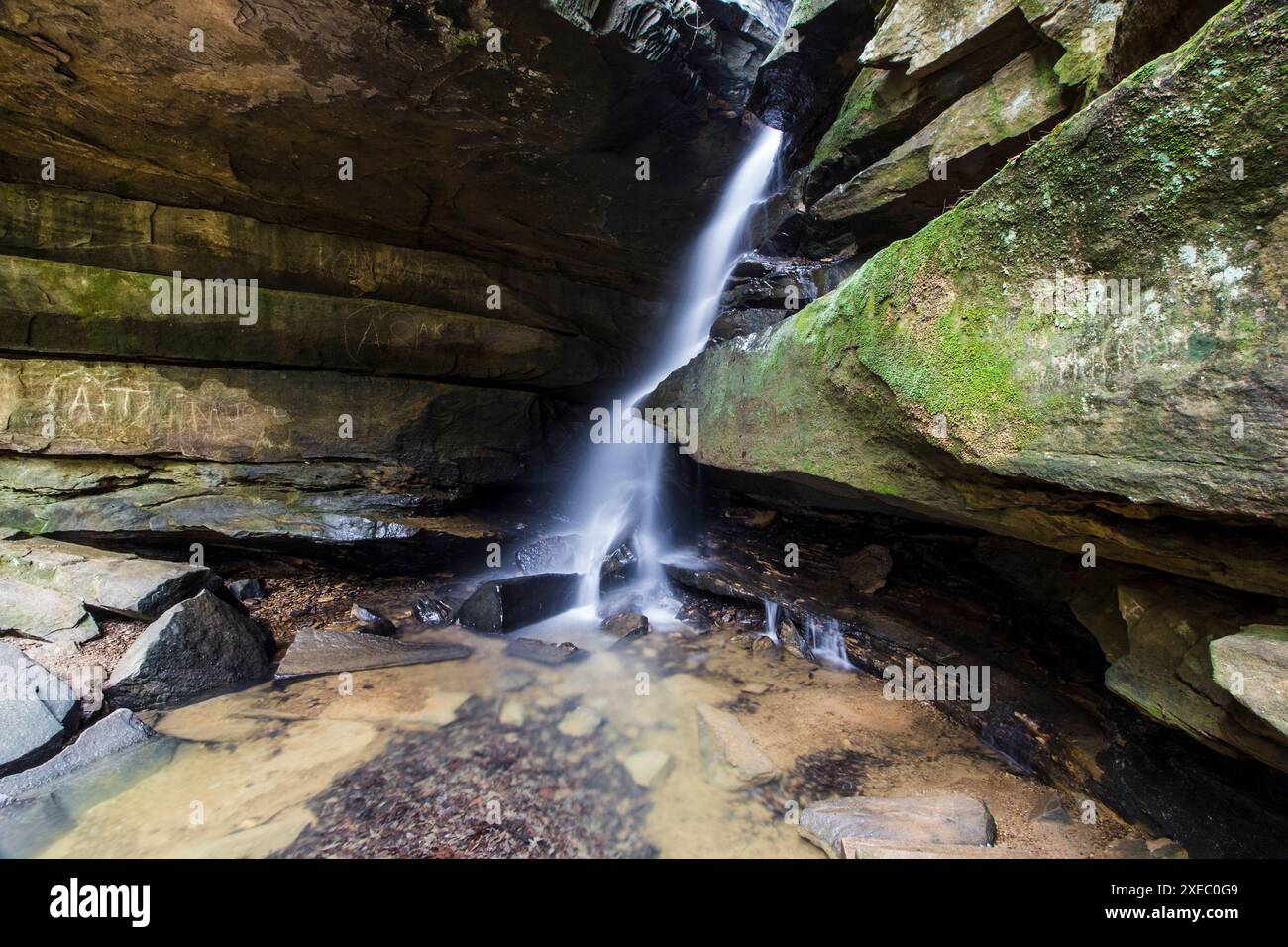 Broken Rock fällt, Old Man's Cave, Hocking Hills State Park, Ohio Stockfoto