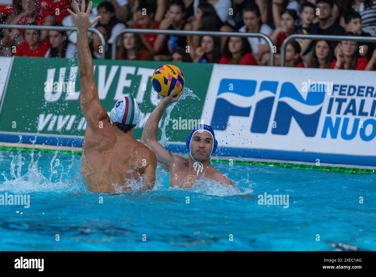 Giacomo Cannella (Italien) während des Testspiels der Herren – Italien gegen Rumänien, internationales Wasserpolo-Spiel in Florenz, Italien, 26. Juni 2024 Stockfoto