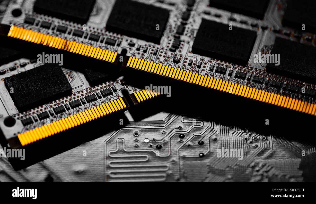 Makro-Nahaufnahme des Computer-RAM-Chips und der Hauptplatine Stockfoto