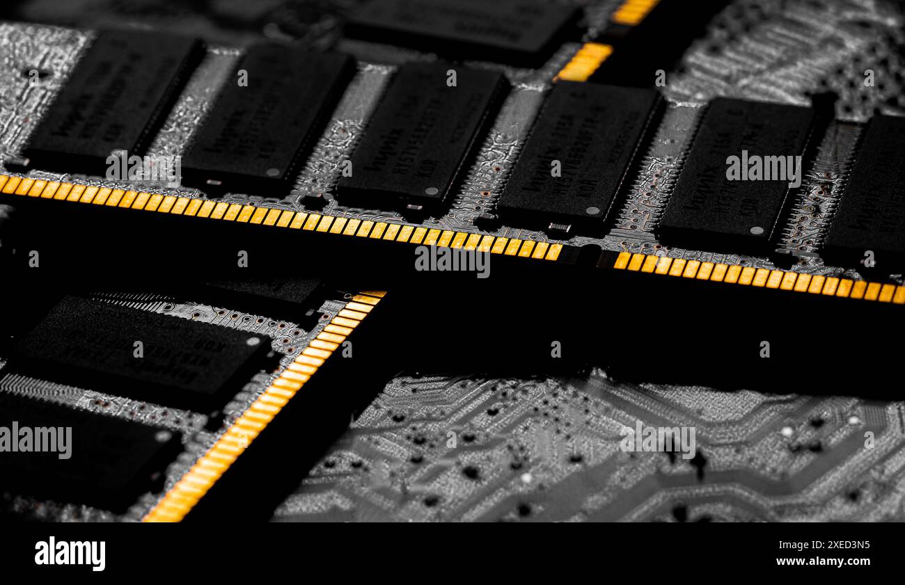 Makro-Nahaufnahme des Computer-RAM-Chips und der Hauptplatine Stockfoto