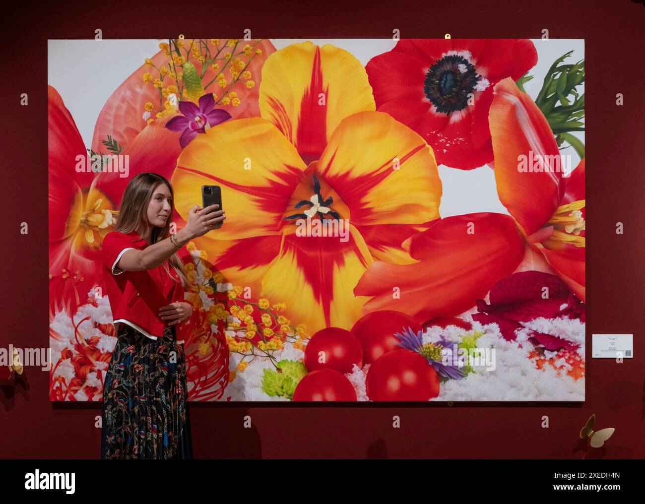 Royal Hospital Chelsea, London, Großbritannien. Juni 2024. Die Treasure House Fair, Londons Flaggschiff-Sommermesse, kehrt vom 27. Juni bis 2. Juli zur zweiten Ausgabe zurück. Die Messe vereint 70 führende Galerien und bietet über 20 Sammlungskategorien aus den Bereichen Kunst, Möbel, Antiquitäten und Schmuck. Zu den Höhepunkten zählen: Marc Quinn, Untitled, 2010. Maison D'Art, Monaco. Quelle: Malcolm Park/Alamy Live News Stockfoto